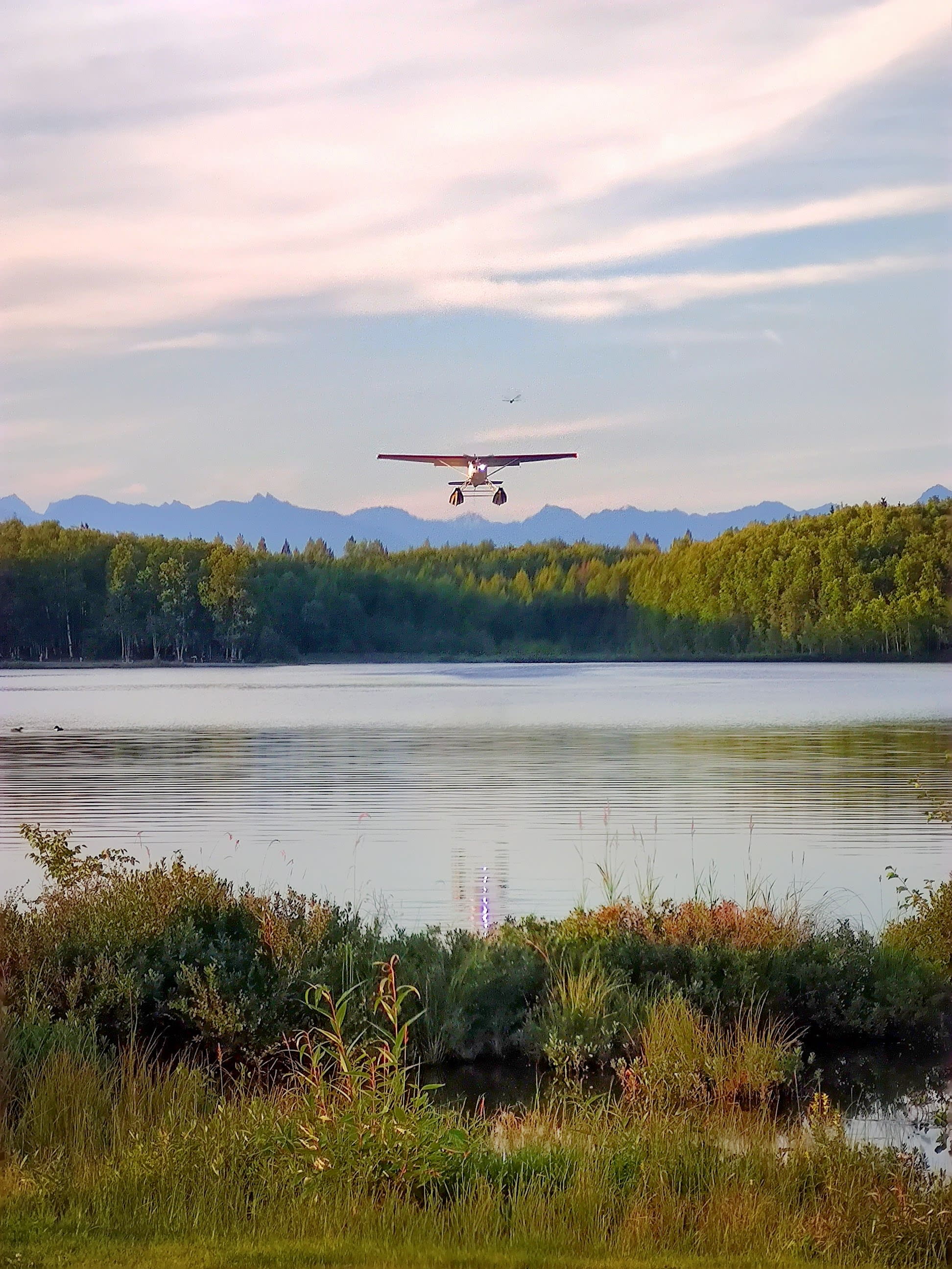 Floatplane landing on Mirror Lake