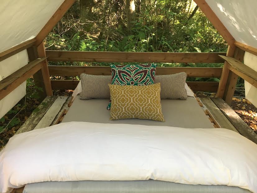 full bed sleeping hut