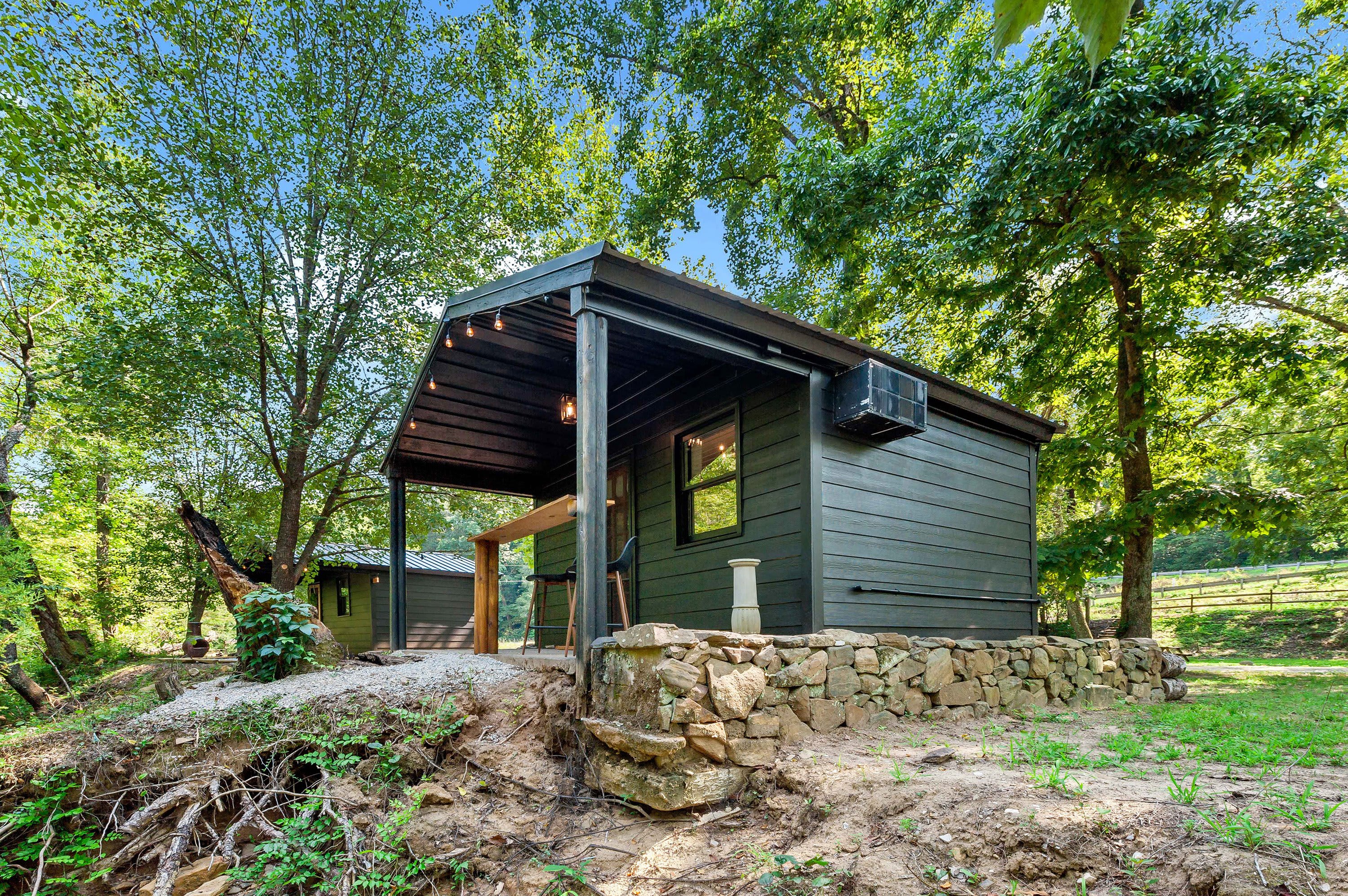 Gold River / camp + cabins