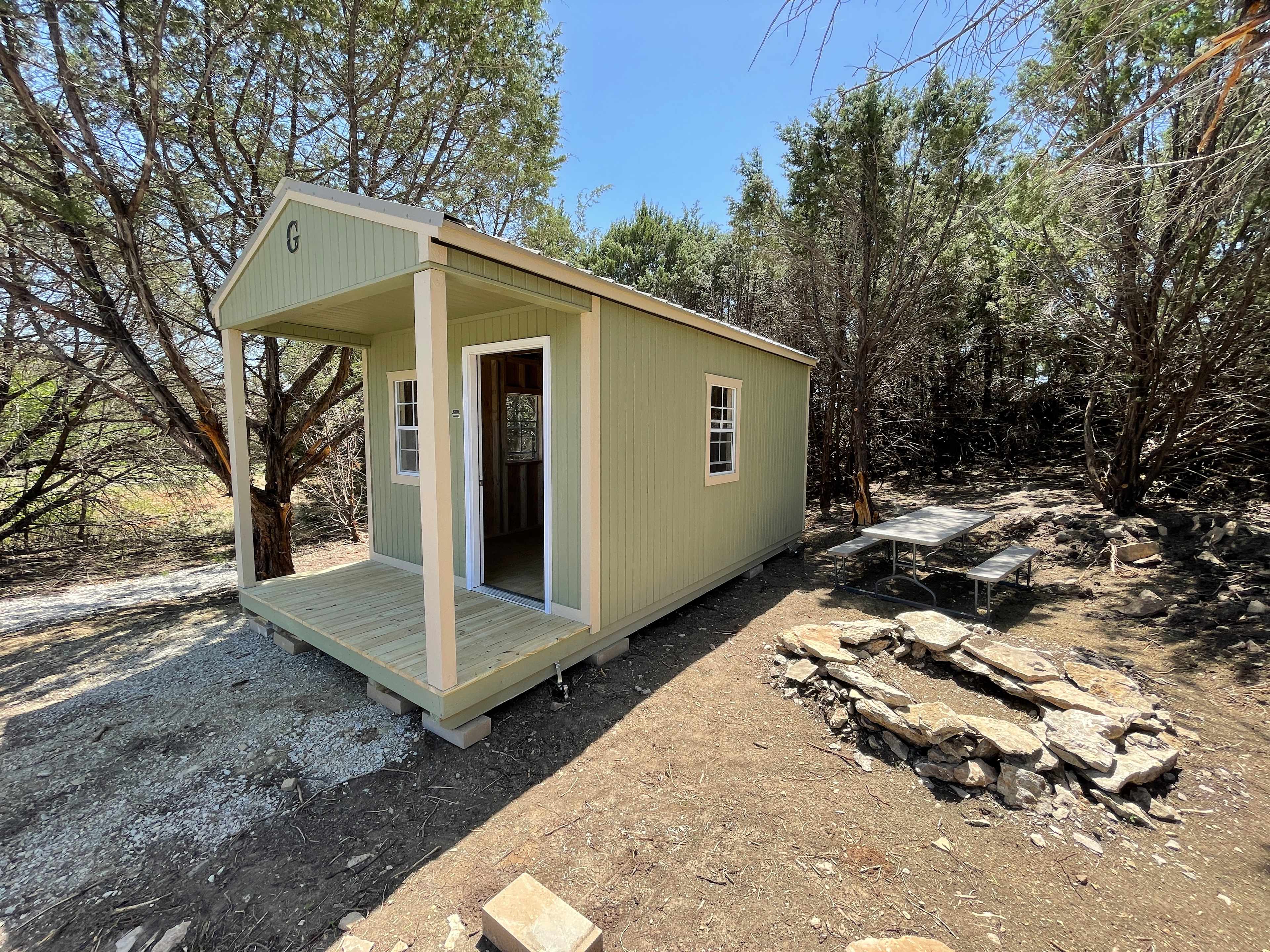 Lake Godstone™ Lodging and Camping