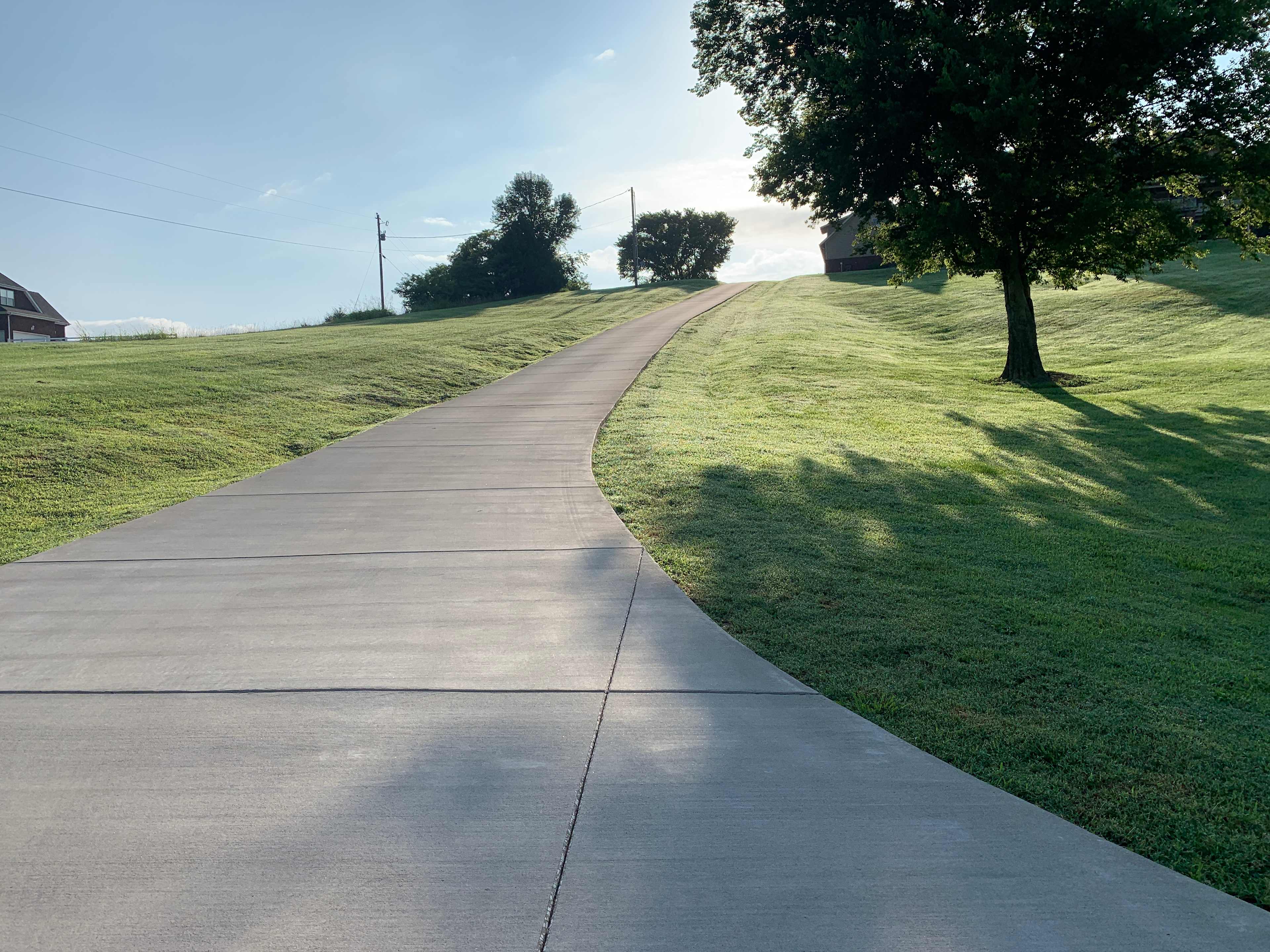 Don’t be intimidated by the steepness of the driveway. We had no issues. 