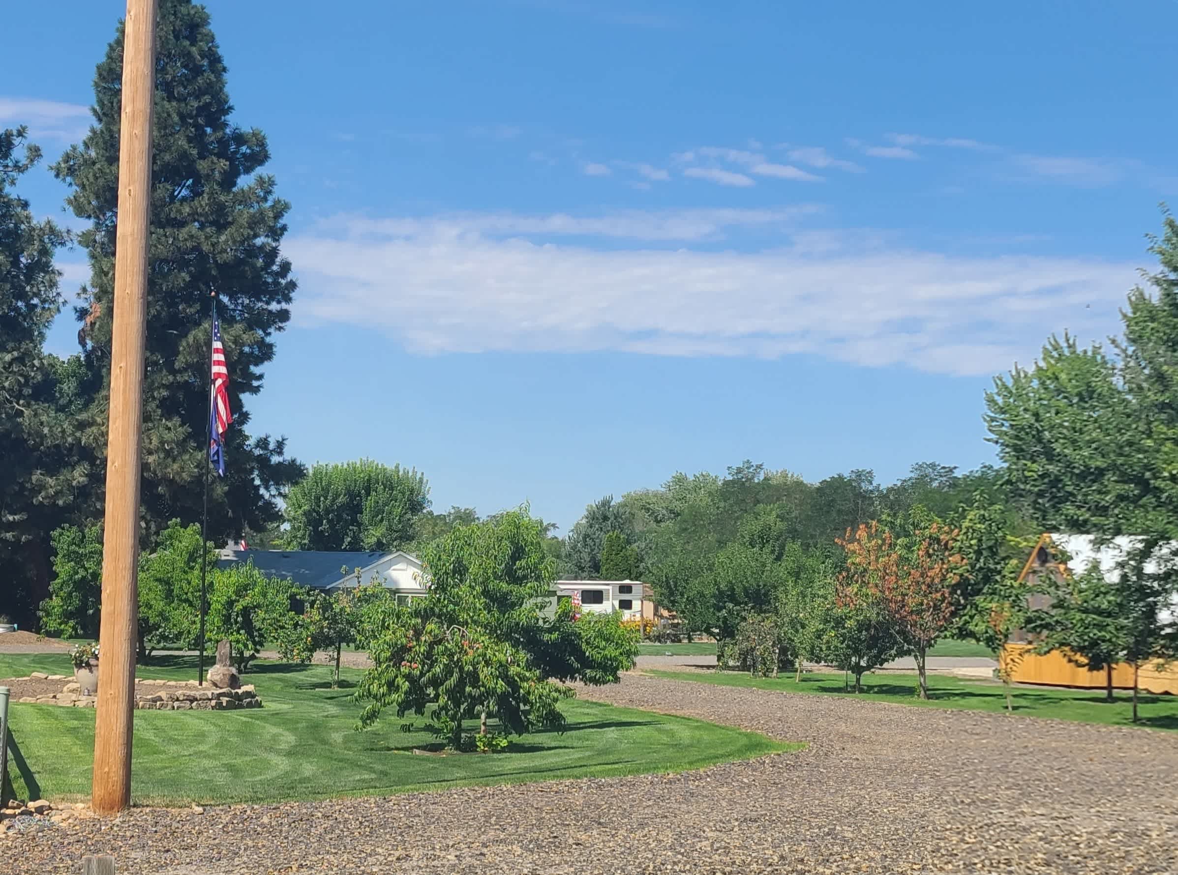 Private drive for easy pull through RV parking.
