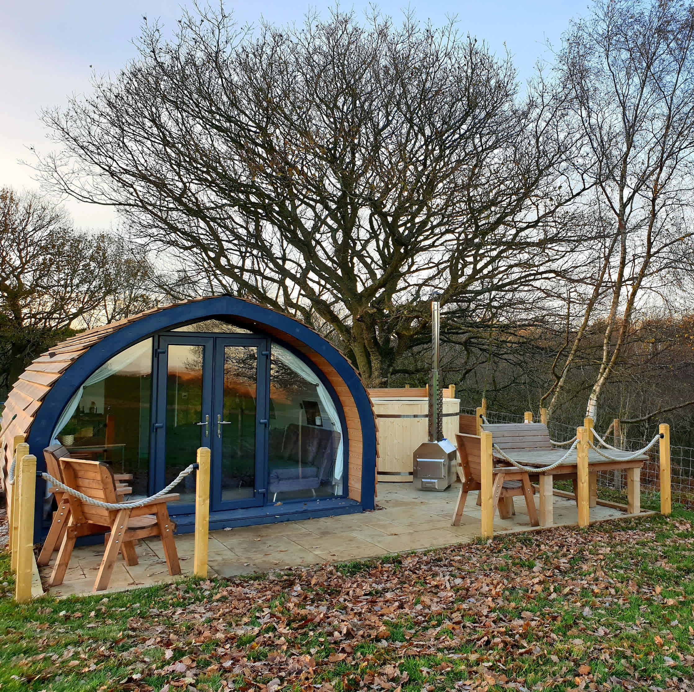 Robin Glamping Pod with private hottub
