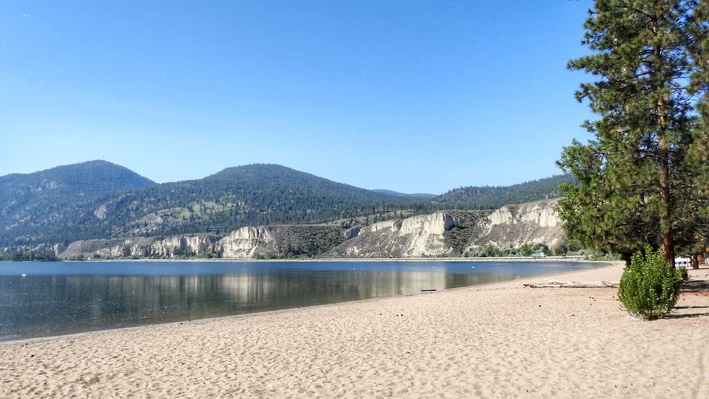 Sun-Oka Beach Provincial Park
