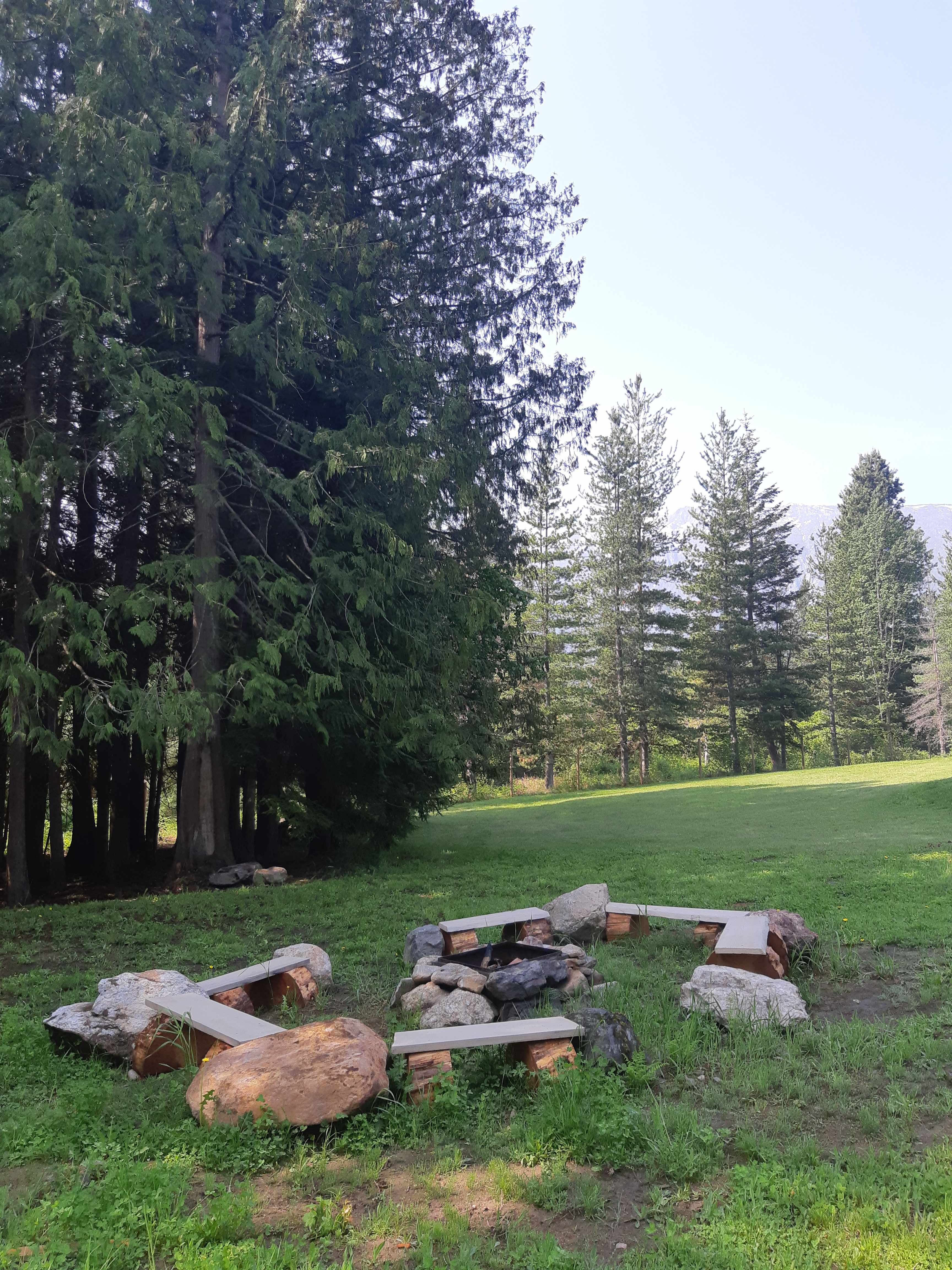 Kootenay Born retreat by Arrow lake