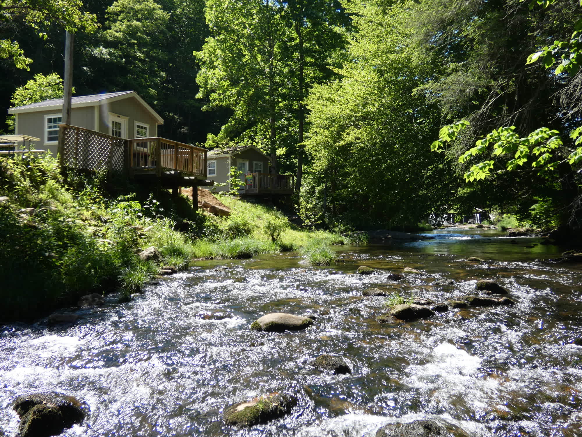 At the Ridge Camp-Riverside Escapes