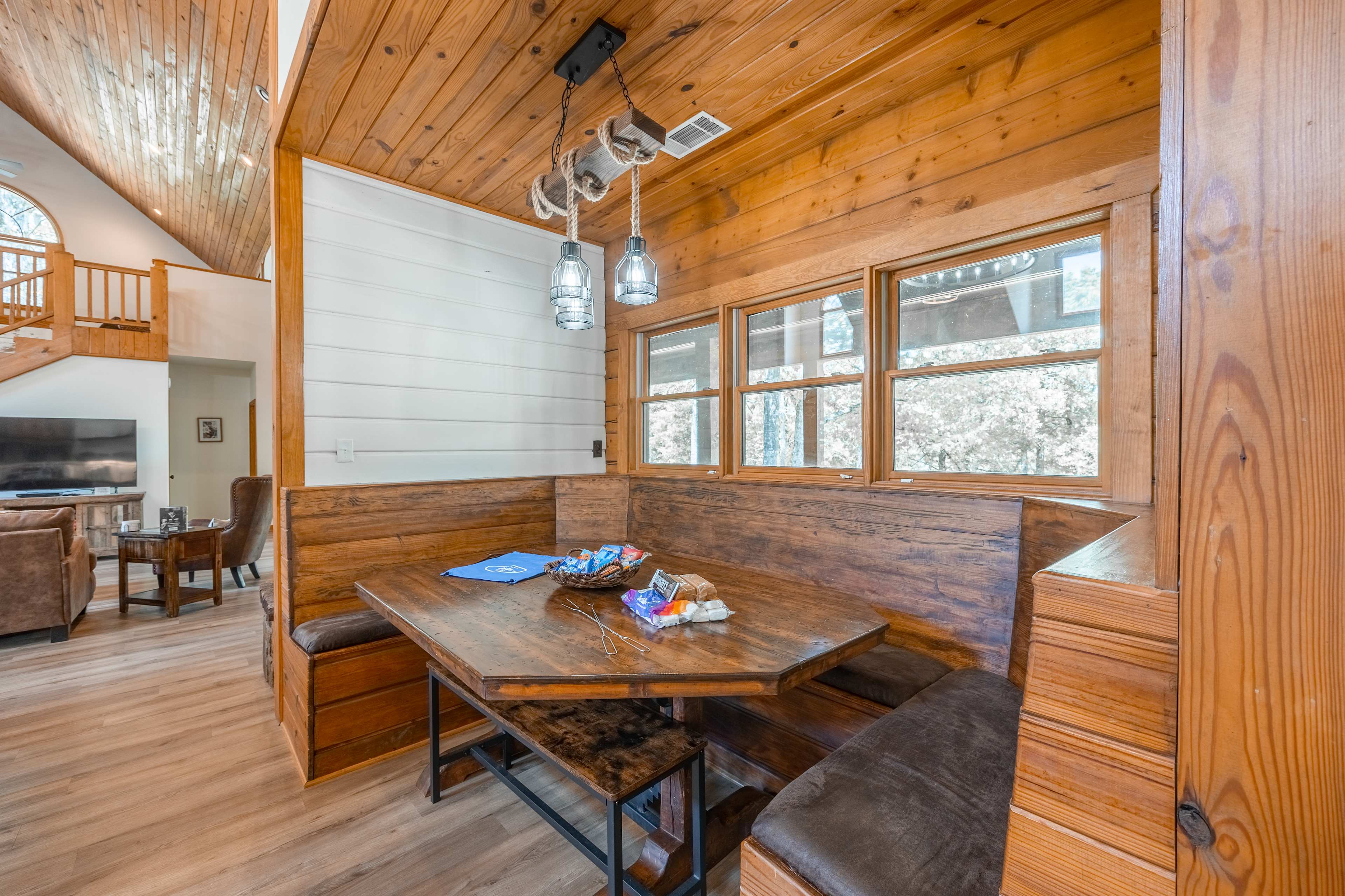 Piney Tails Cabin