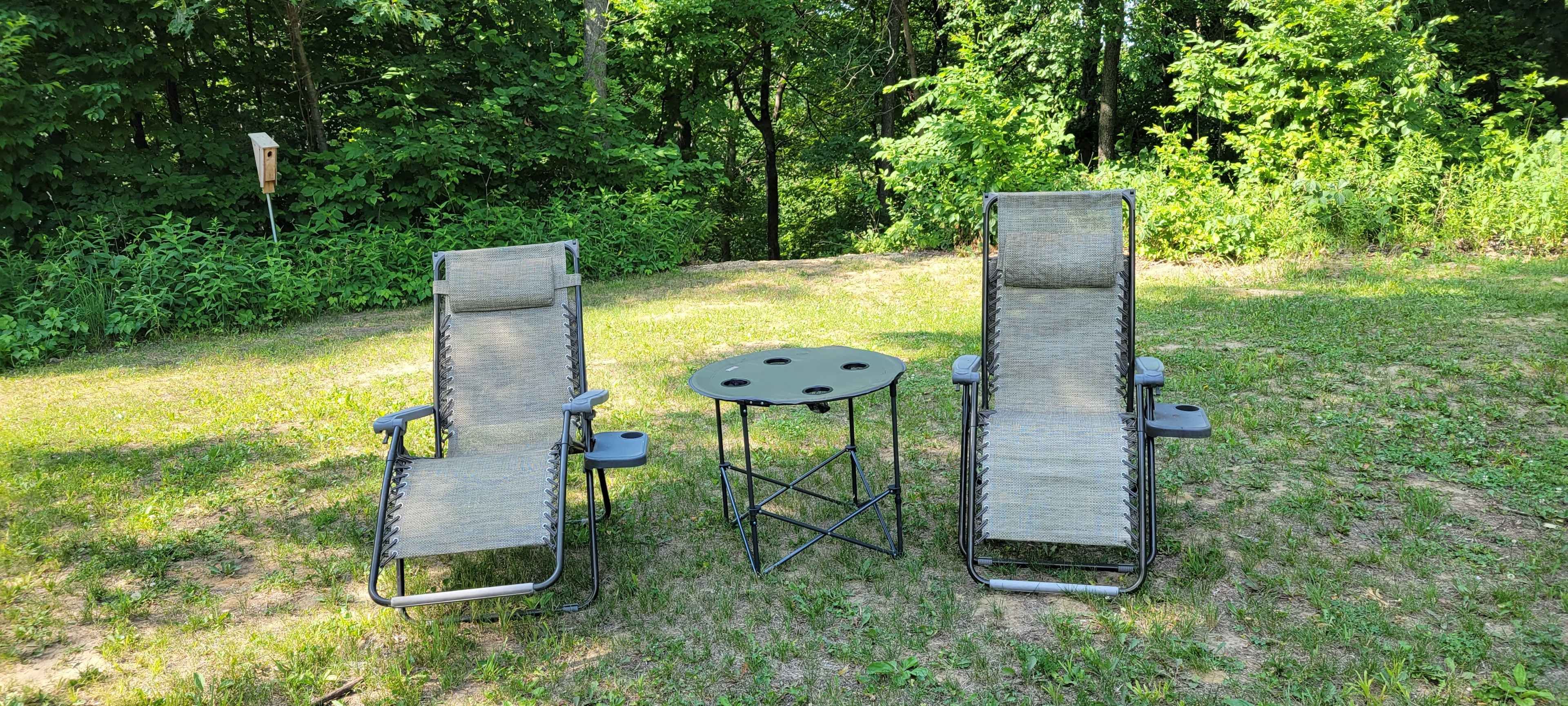 Have a seat in the infinity chairs and relax with a cool beverage as you take in the sun. Large open space, set up hill from the main house with privacy to relax. Bring your favorite music, snacks and beverage. Lots of free space to relax and yet room to wander. Take time to explore the trails and bond with nature. All area on property is clothing optional to your comfort level.  Great way to spend your lunch hour, a break from life for a few hours or spend the day reading a good book. Perfect for those alone moments or time with another just enjoying the day. 