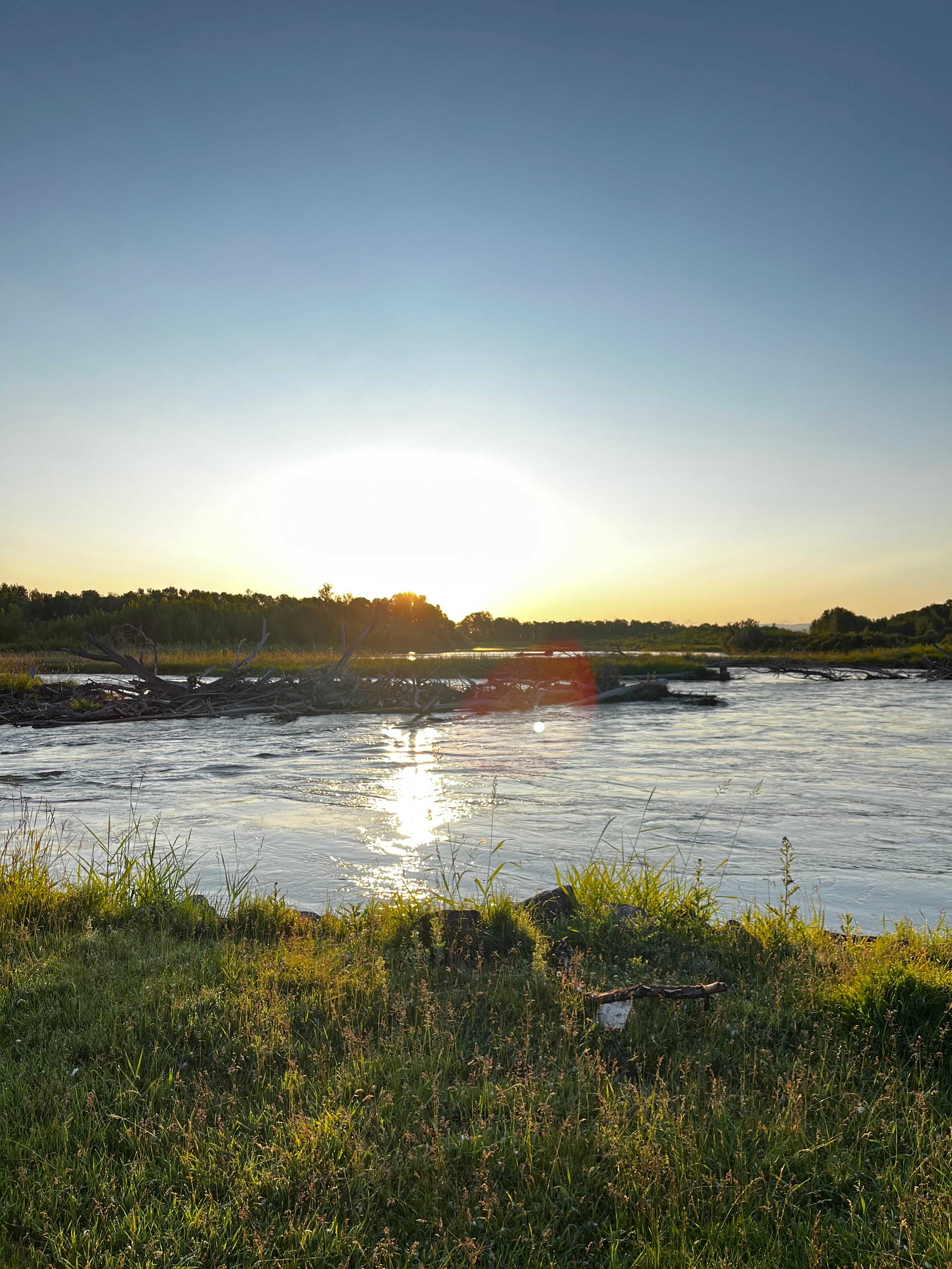 Riverside Retreat-Rigby