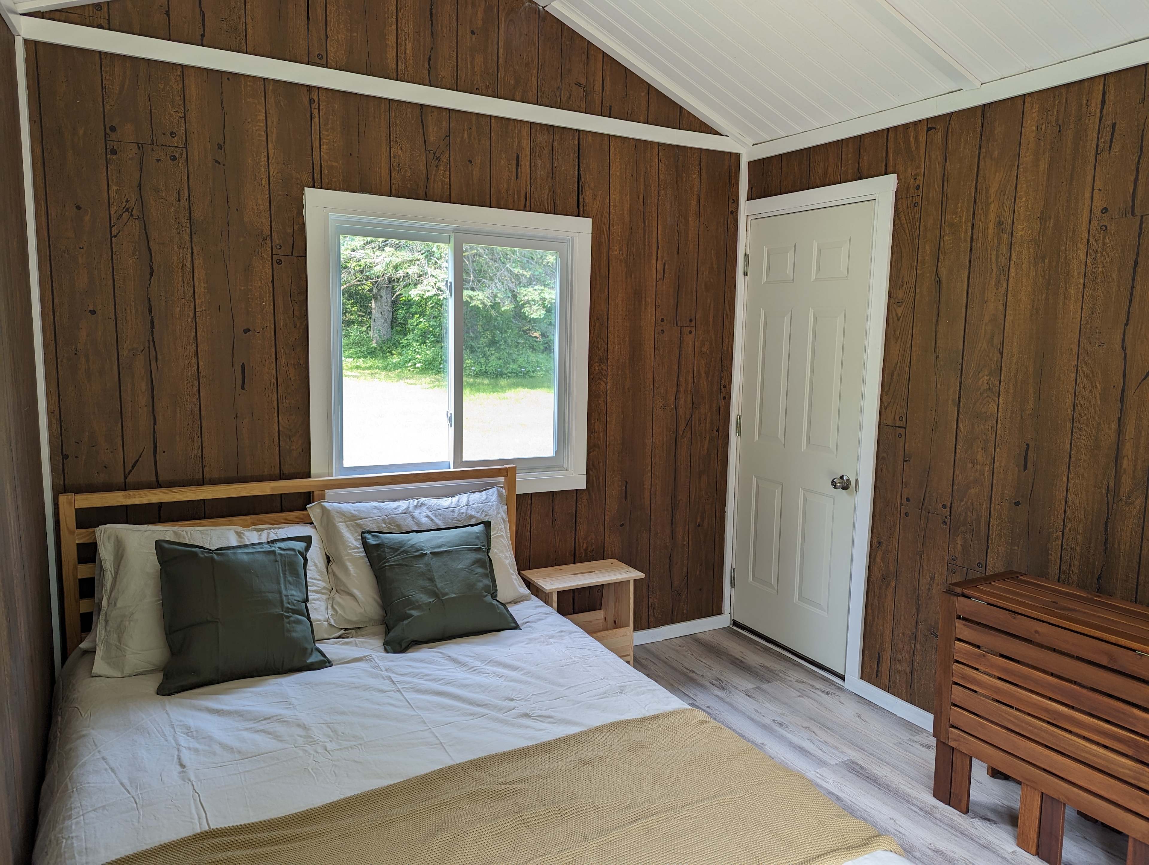 The Cozy Cabin on the River