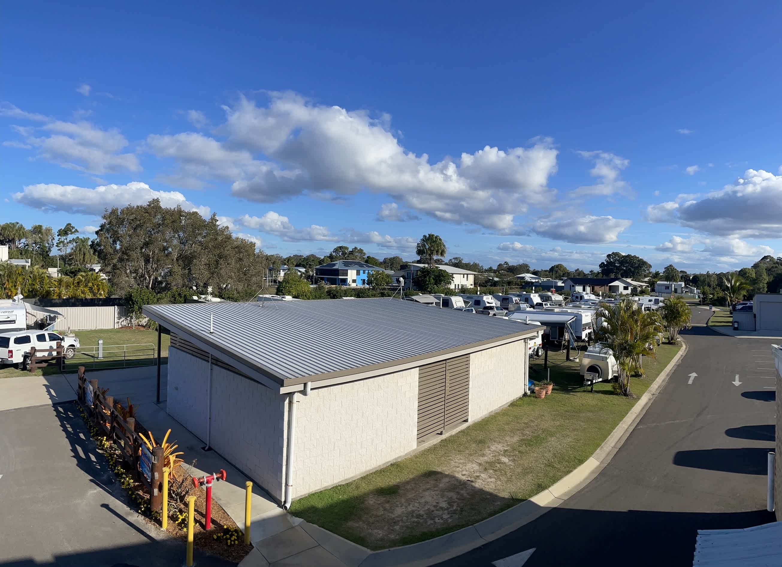Woodgate Beach Hotel Motel Caravan