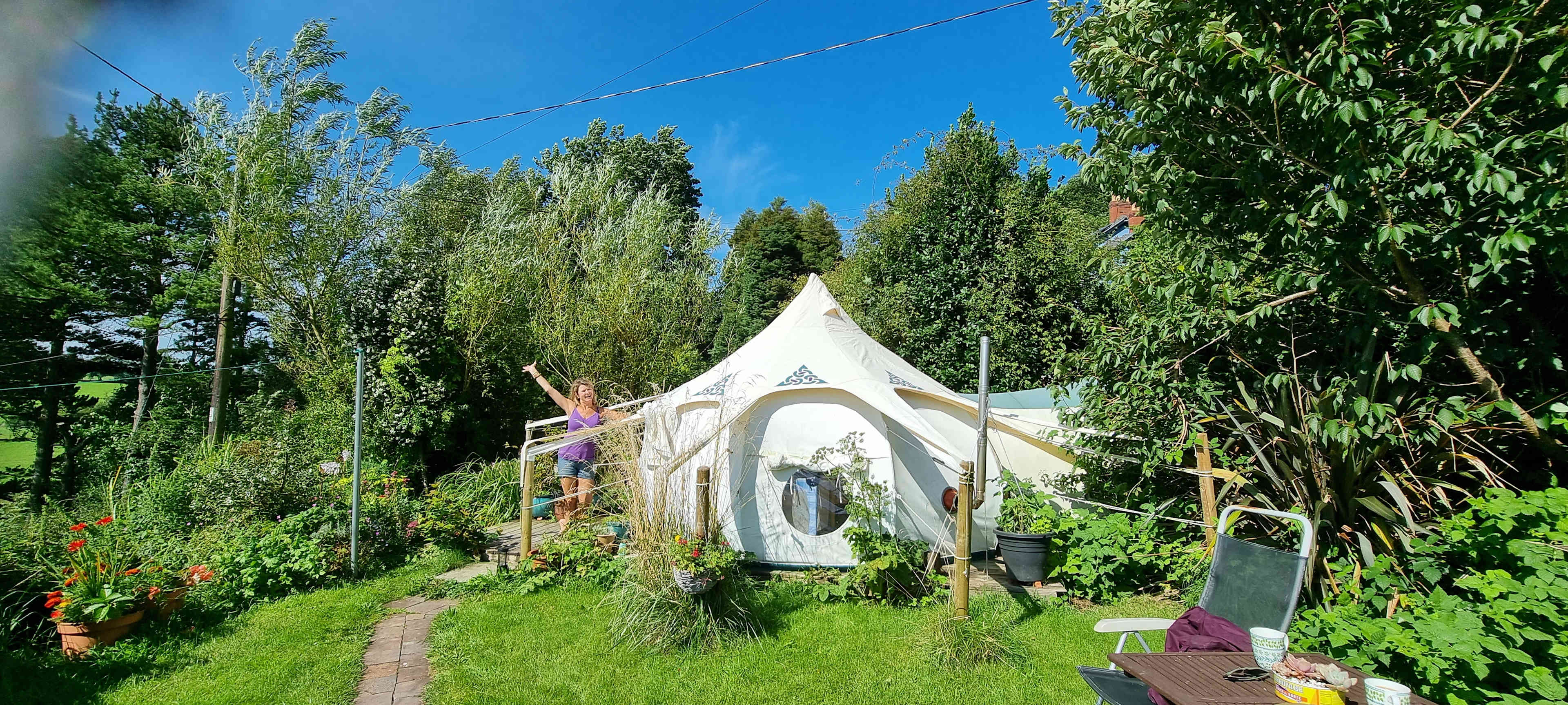 Aberystwyth Glamping with Hot Tub!