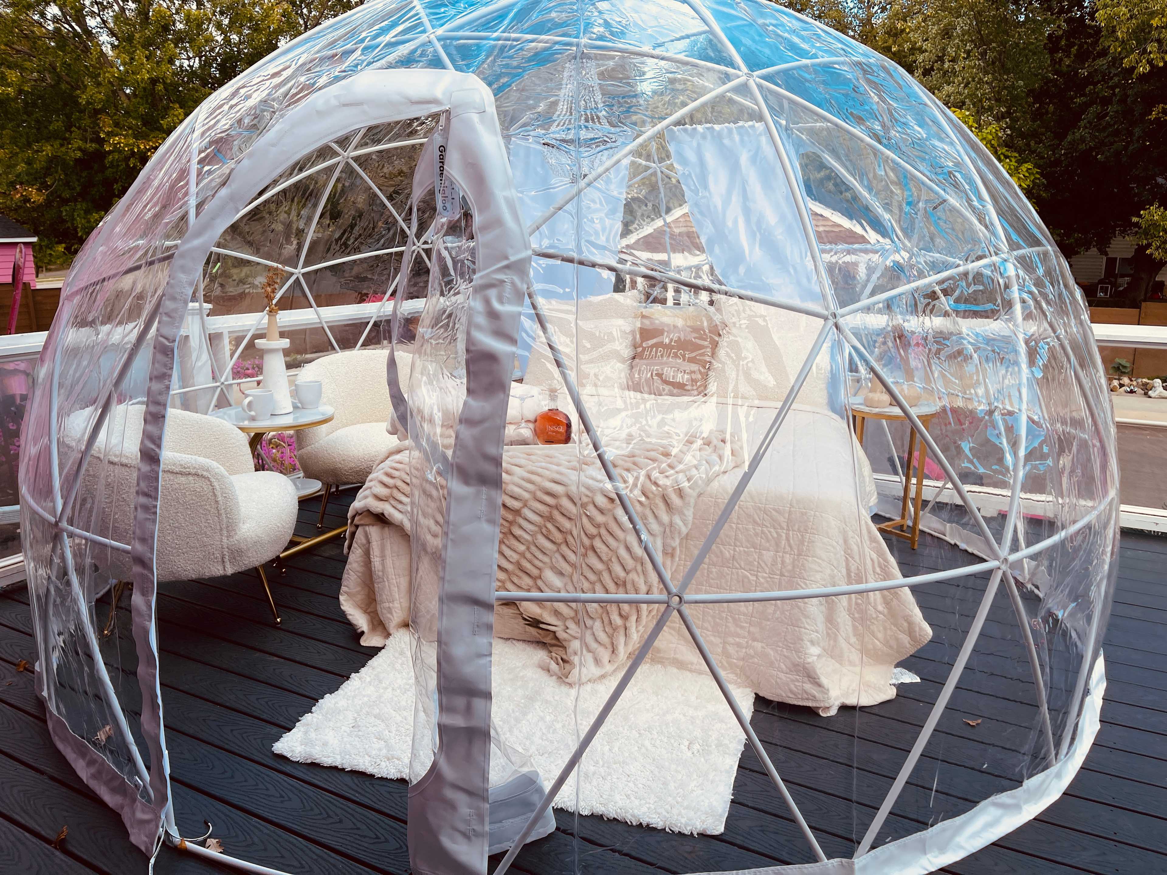 SnowGlobe Igloo Hudson, WI
