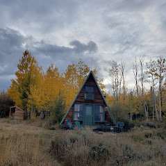 22 West Cabins & Recreation