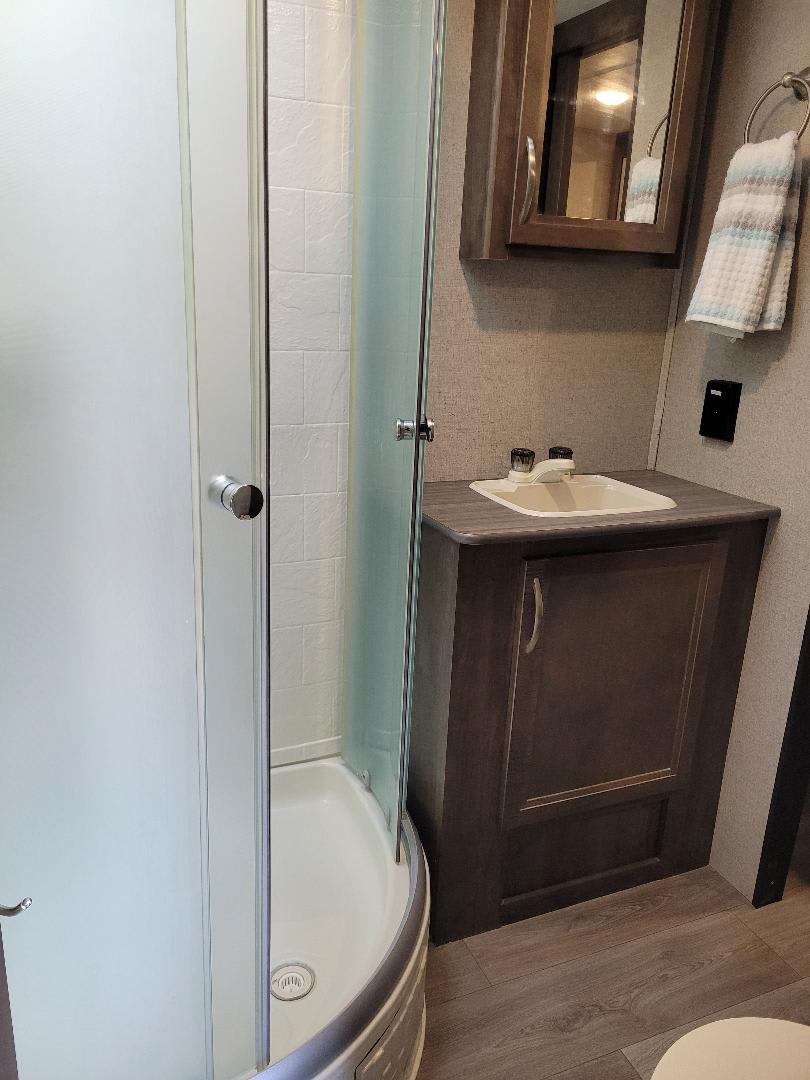 Shower/toilet