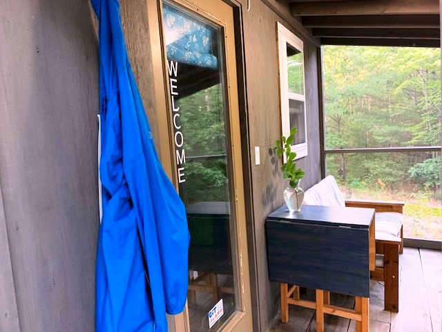 A cozy cabin for wilderness escape