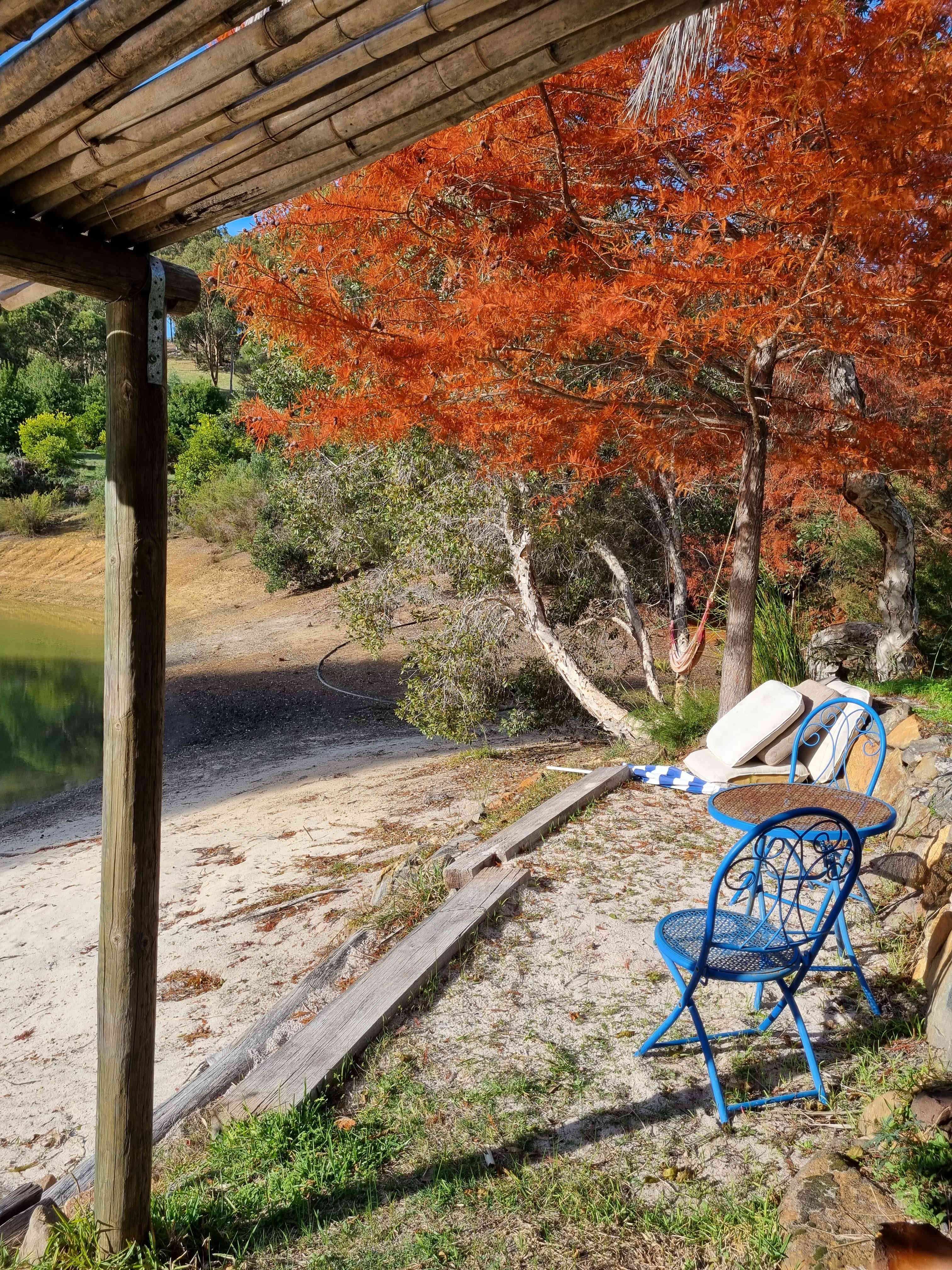Kangamia Dam View Bamboo Site