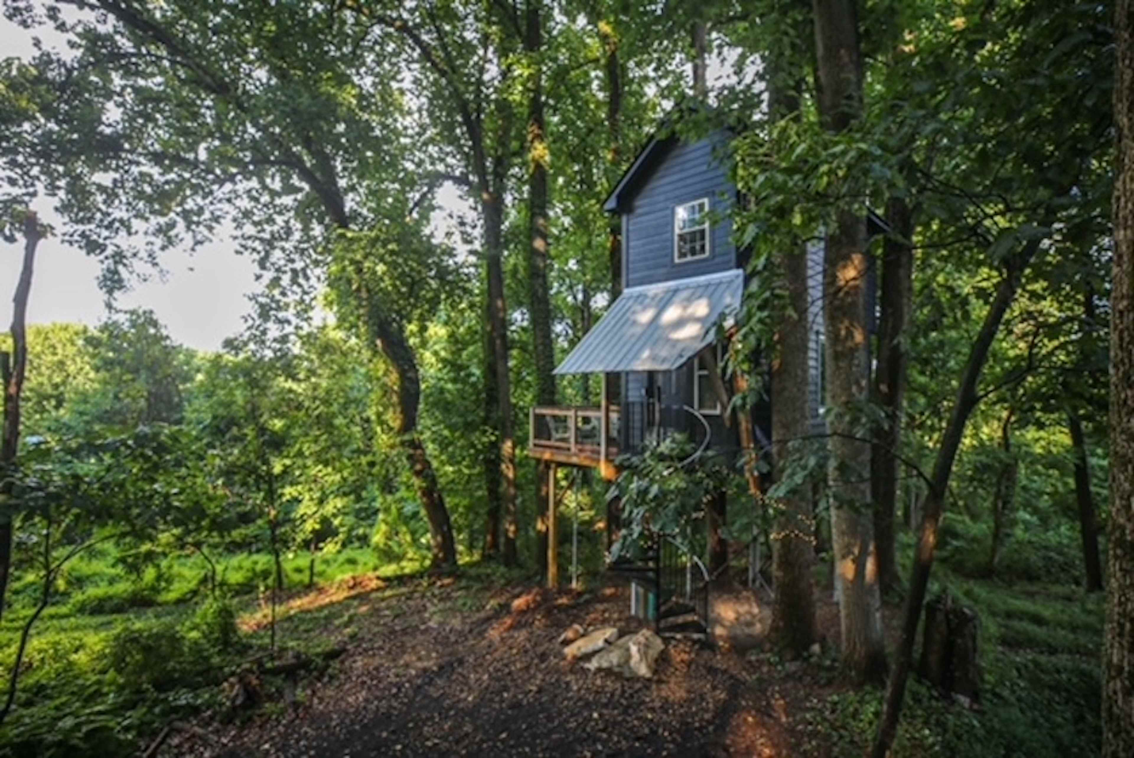 Romantic Treehouse