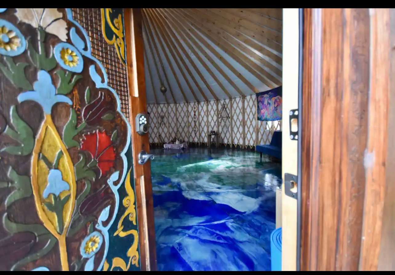 Yurt Glamping Nature in the City