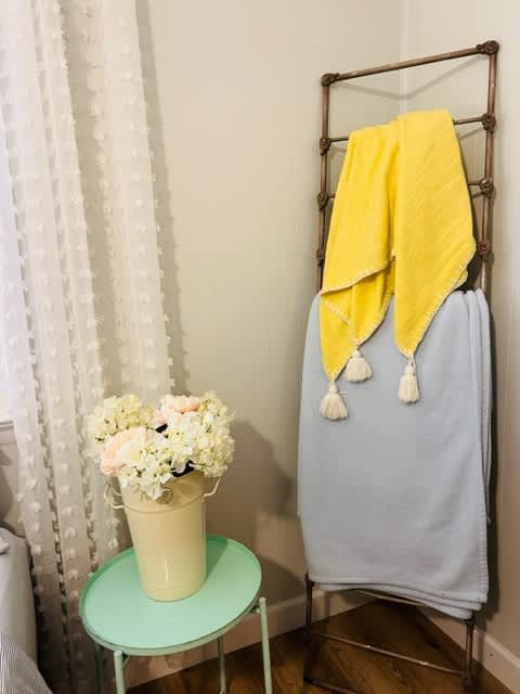 Happy touches of color and charactor