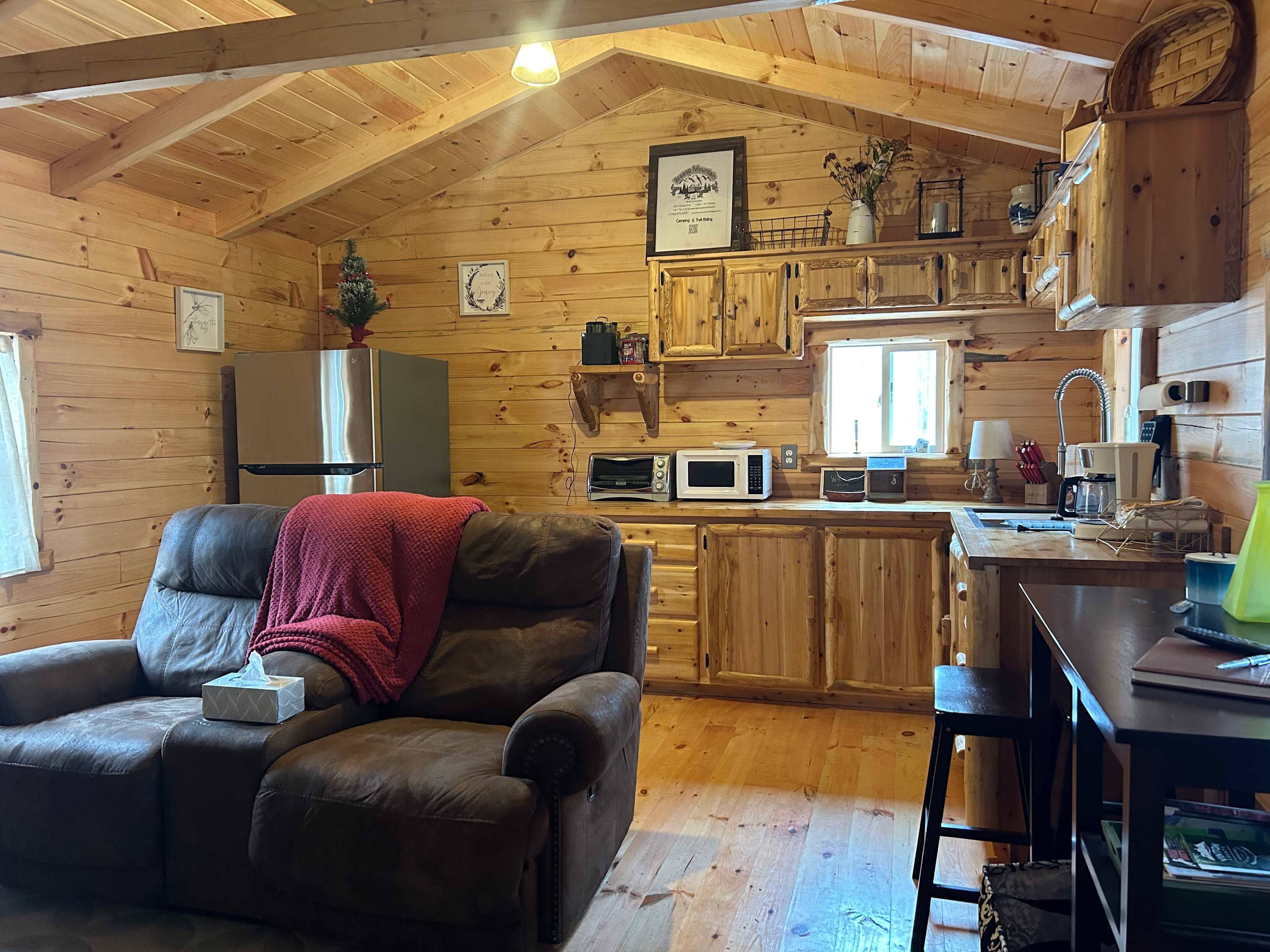 Cozy mountain log cabin