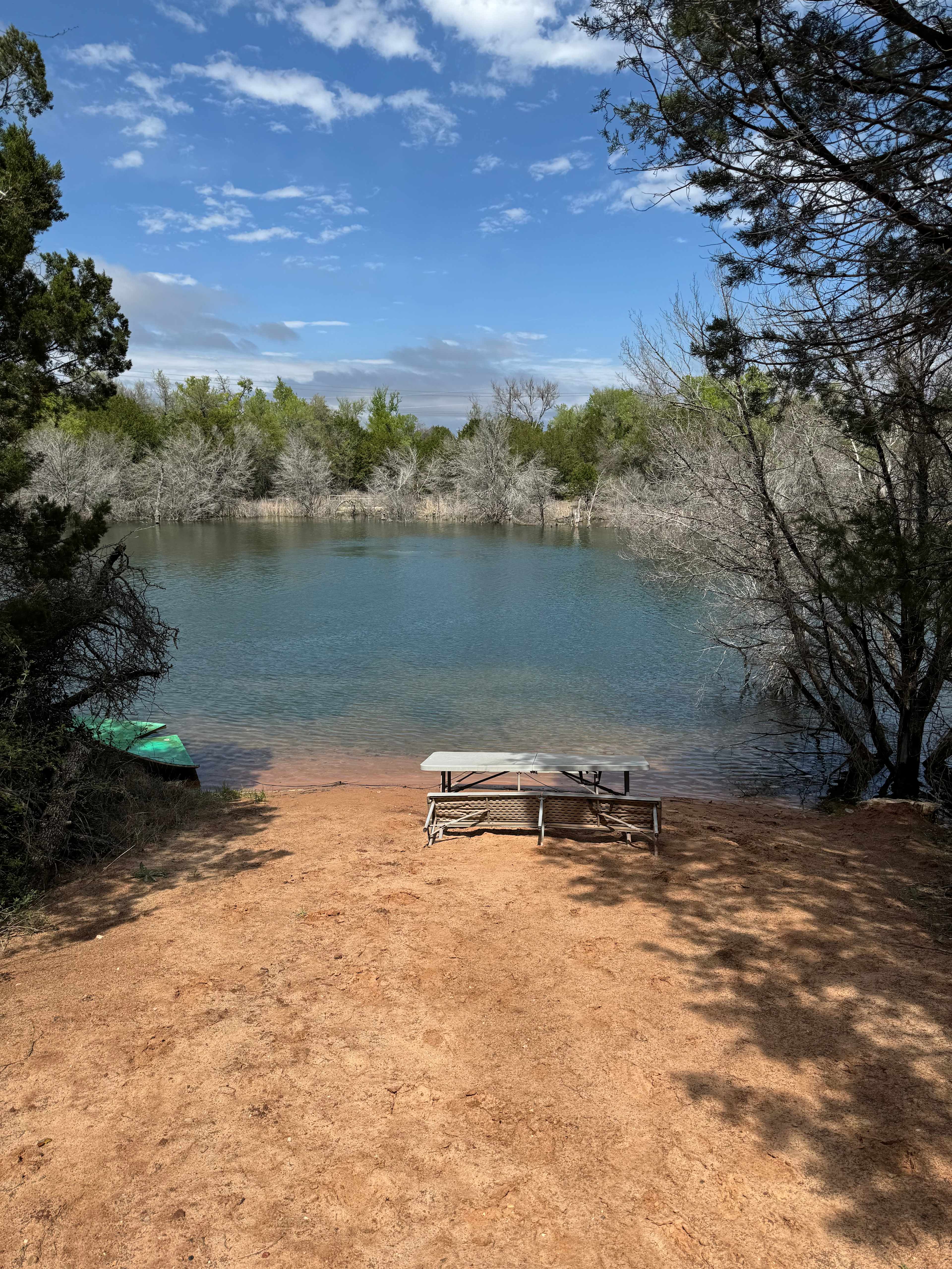 Lake Godstone™ Lodging and Camping