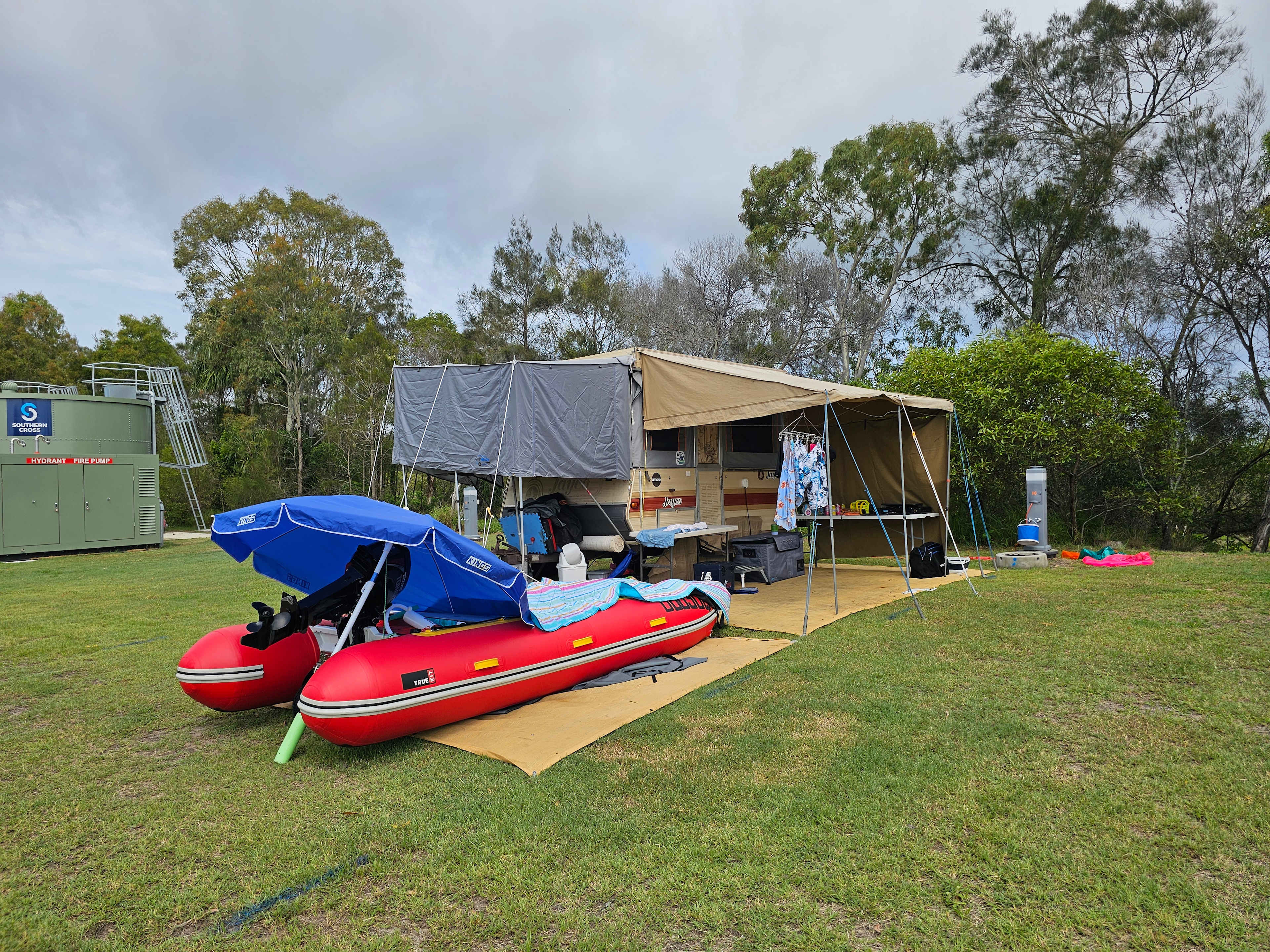 Woodgate Beach Hotel Motel Caravan