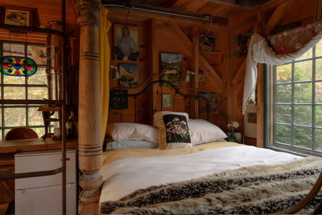 Hazelbrook Cabin at Full Plate Farm
