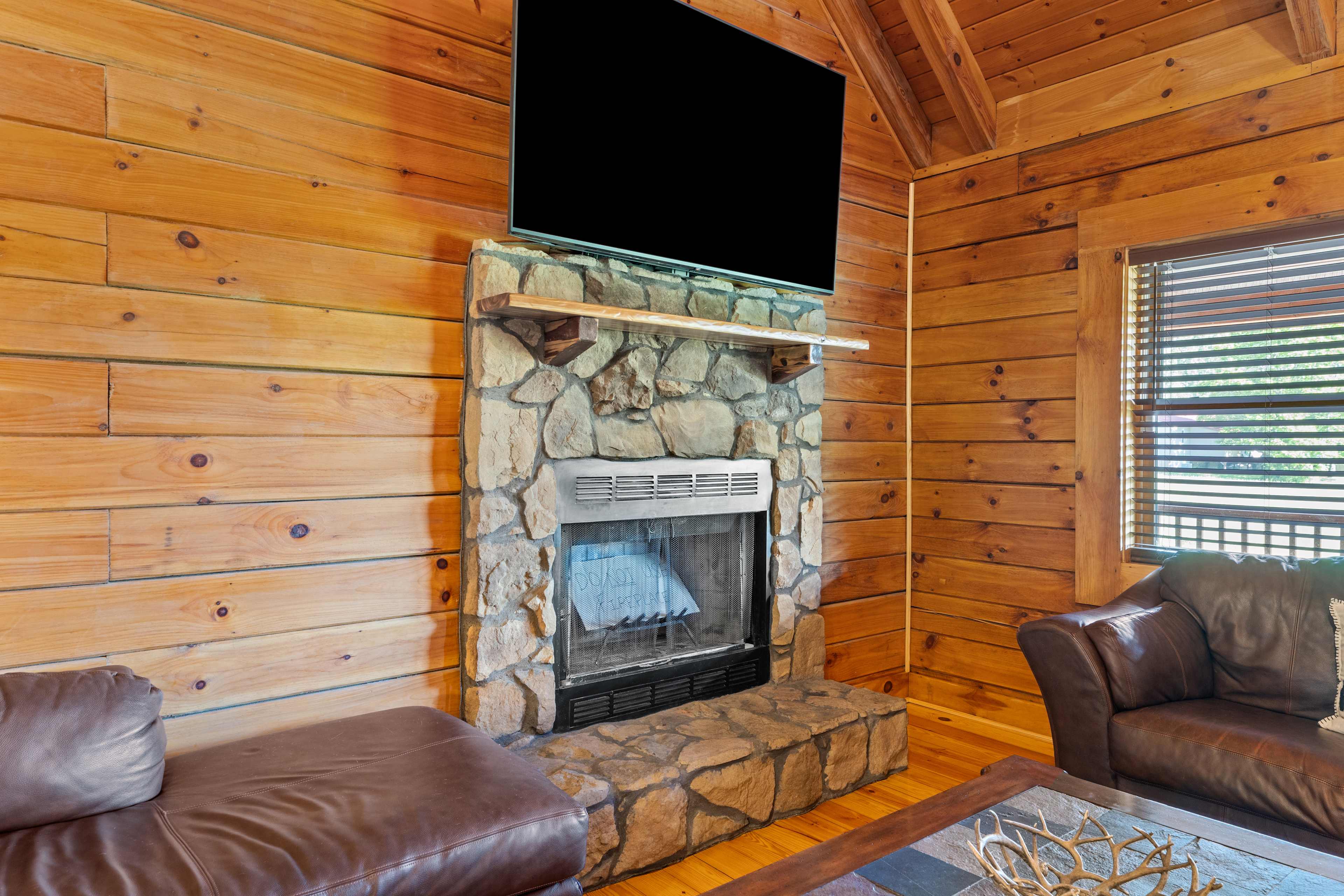 Hot Tub, Fire Pit, WiFi & EV Charge