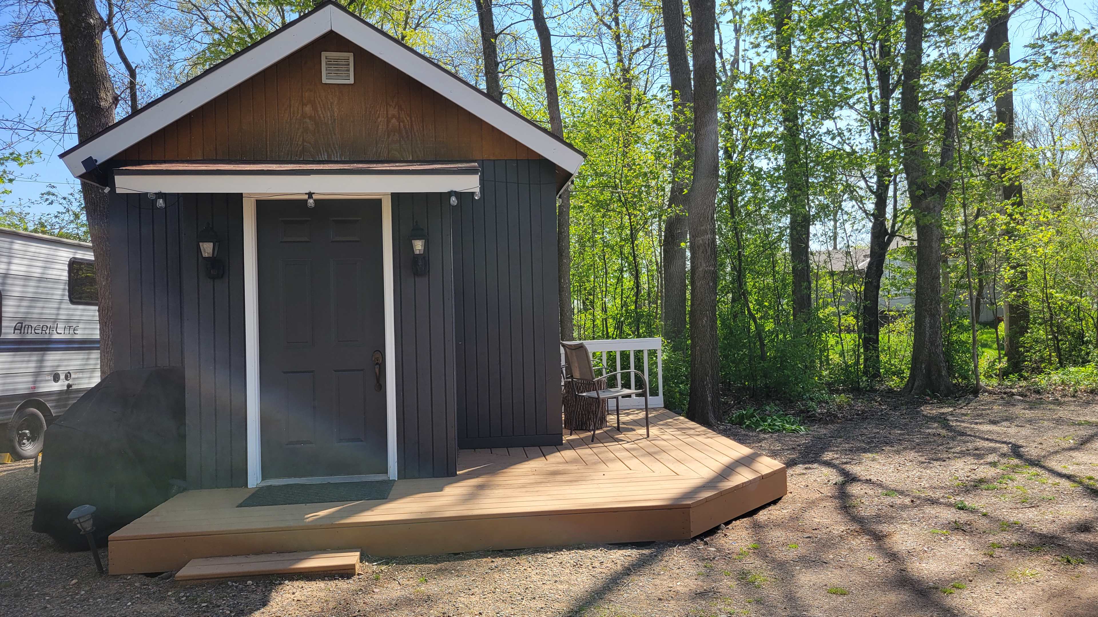 SOL VIND - Lakeside Camping Retreat