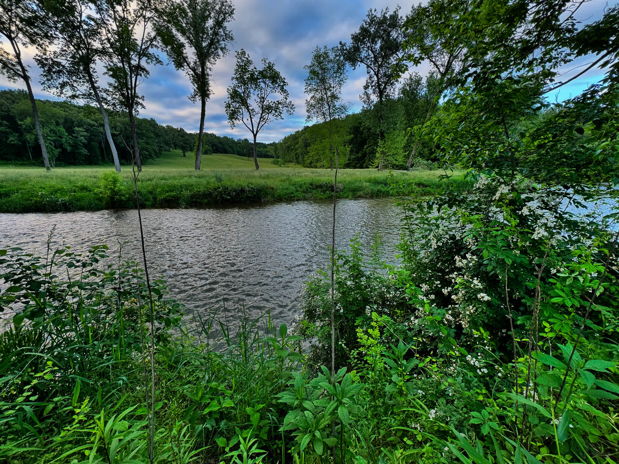Two Rivers: Riverside Retreat