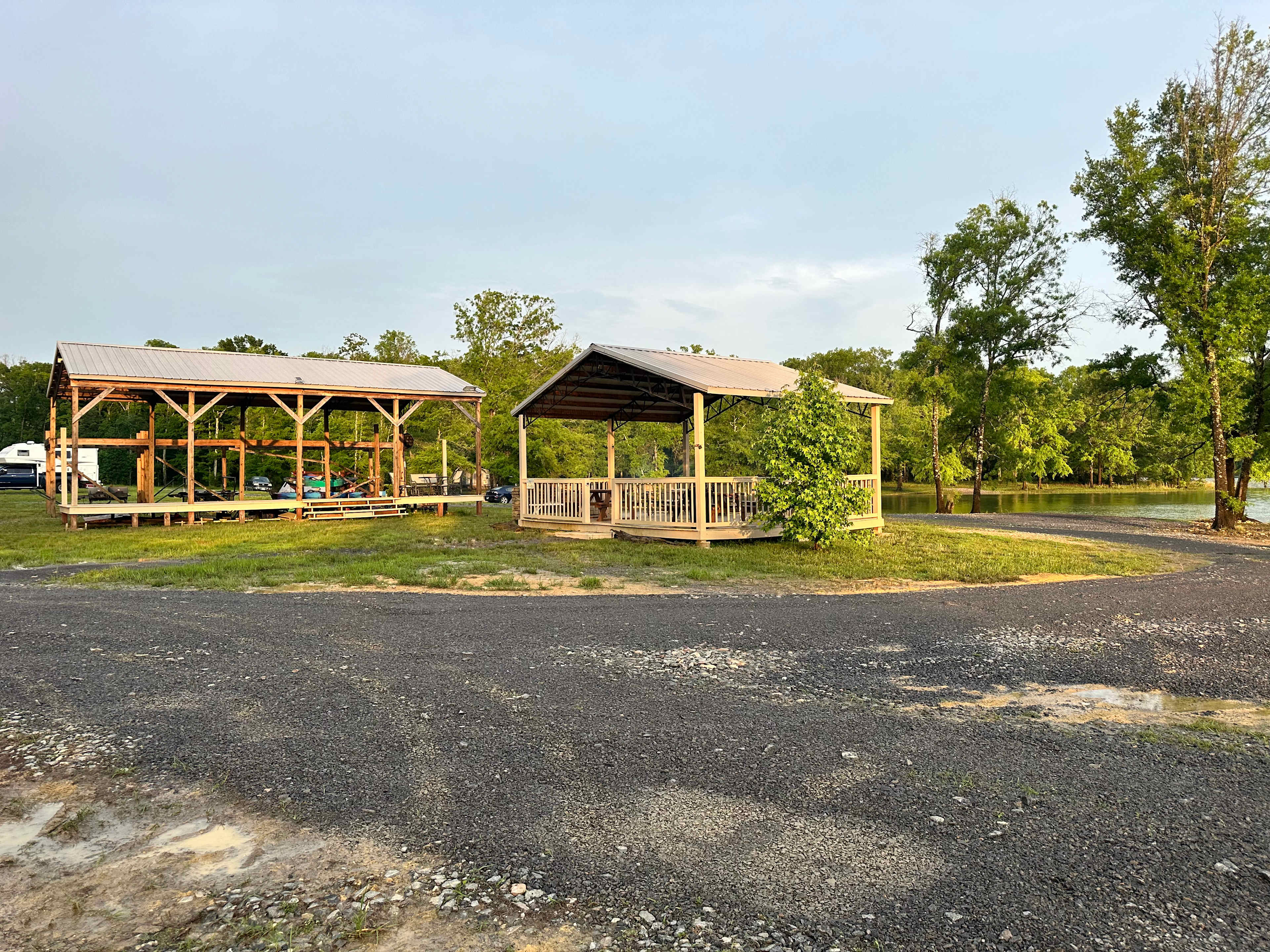 LAKESIDE GETAWAY ON DOUGLAS