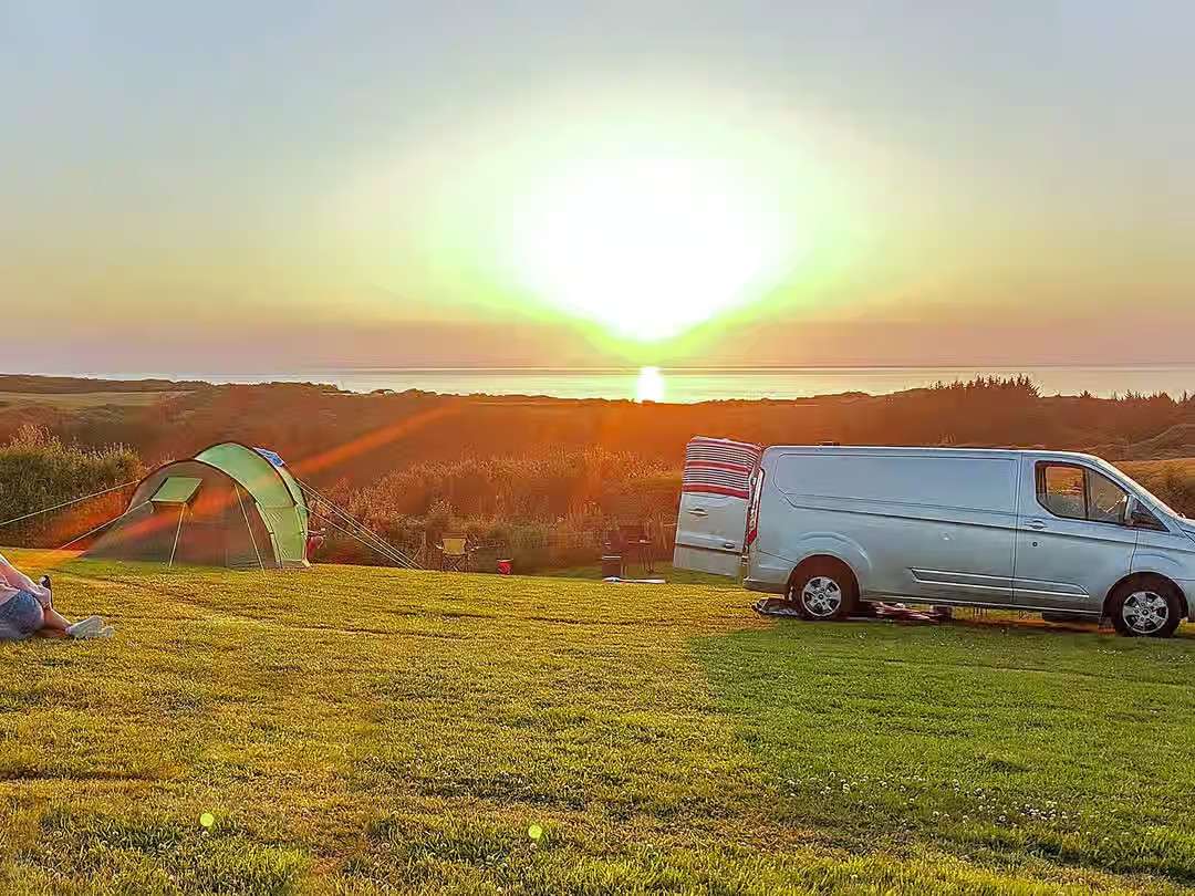 LEE MEADOW FARM CAMPING