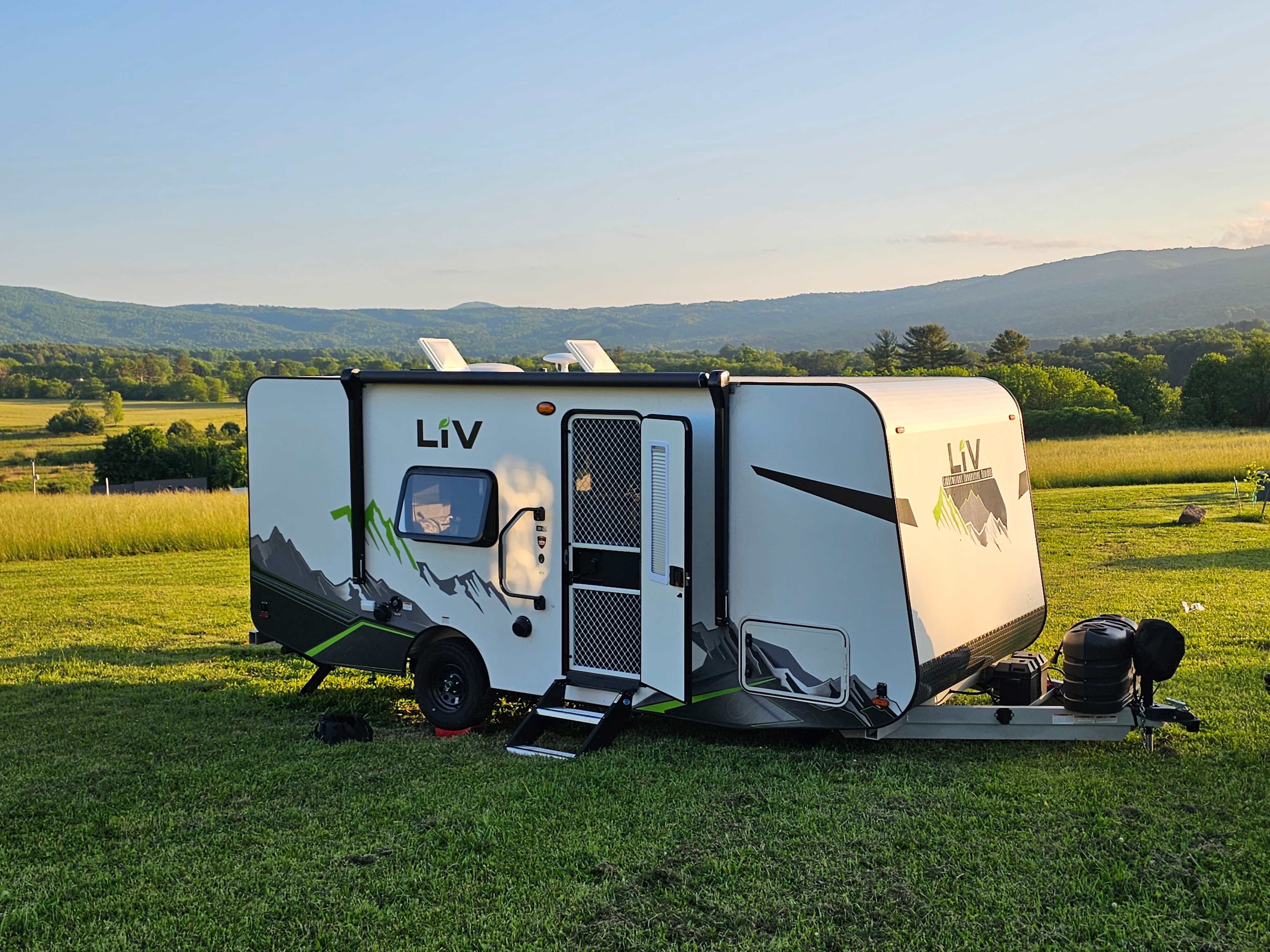 Tri Mountain View