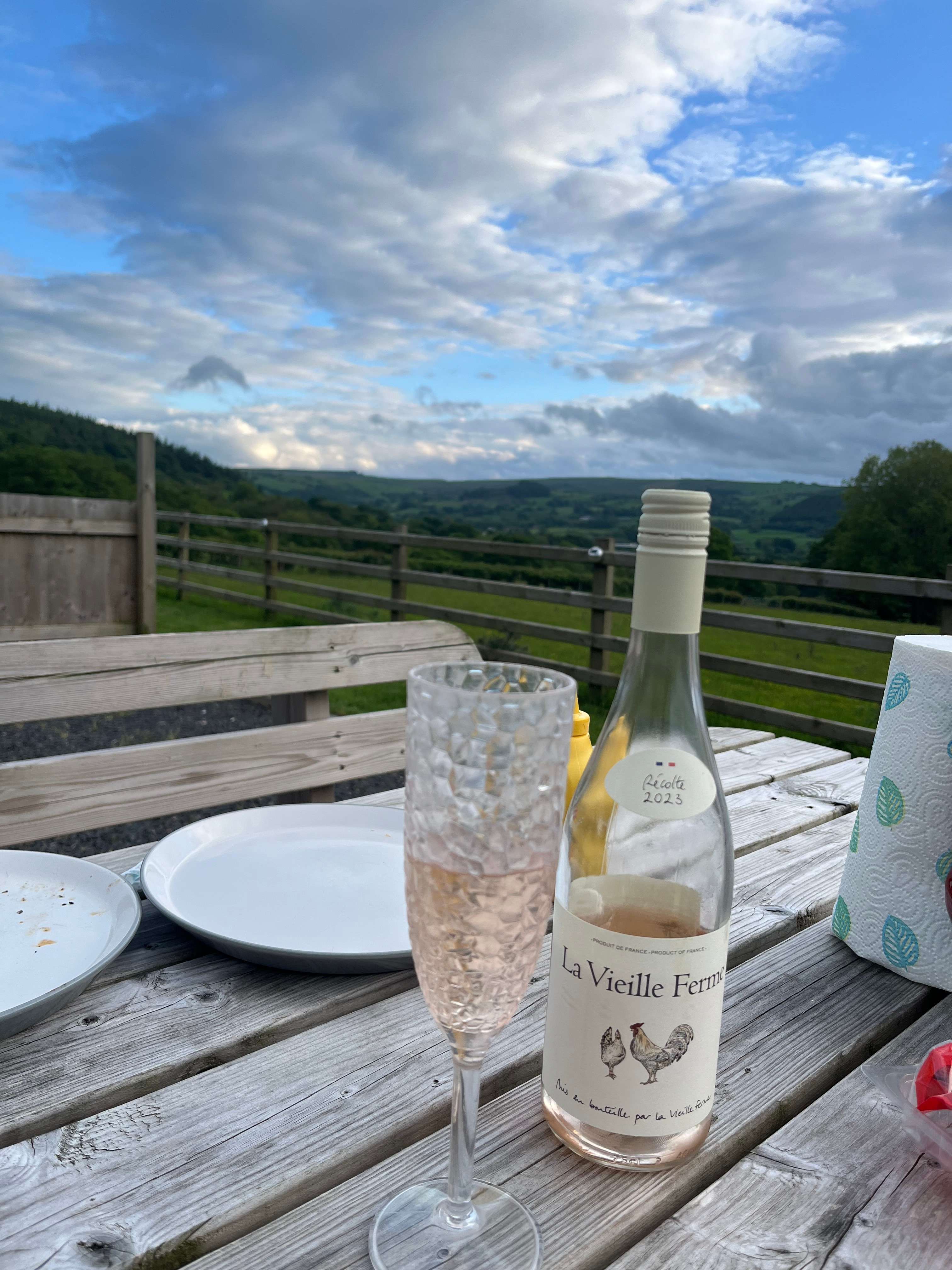 Cwmllwyd Getaways