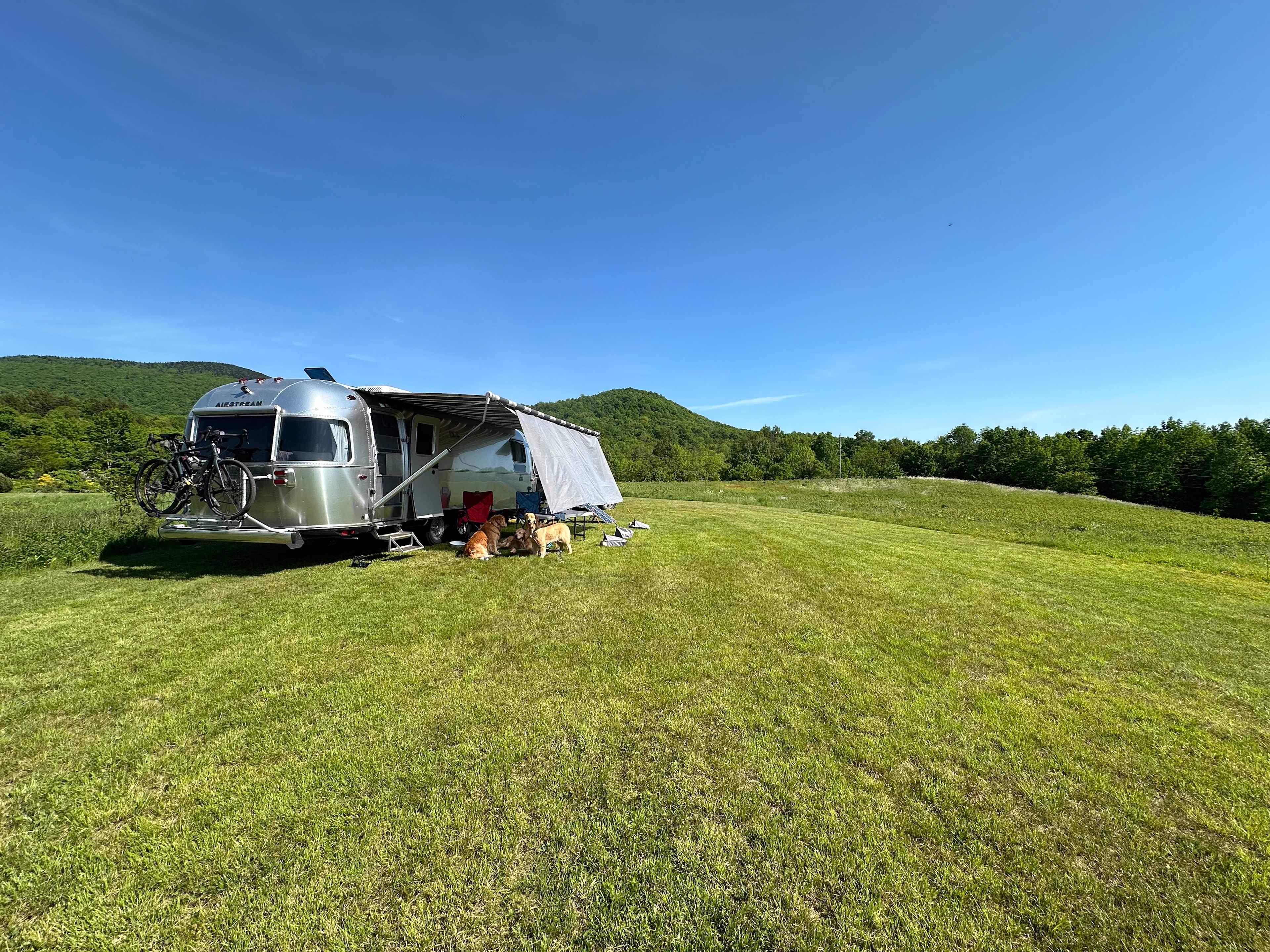 Exceptional field location with views. 