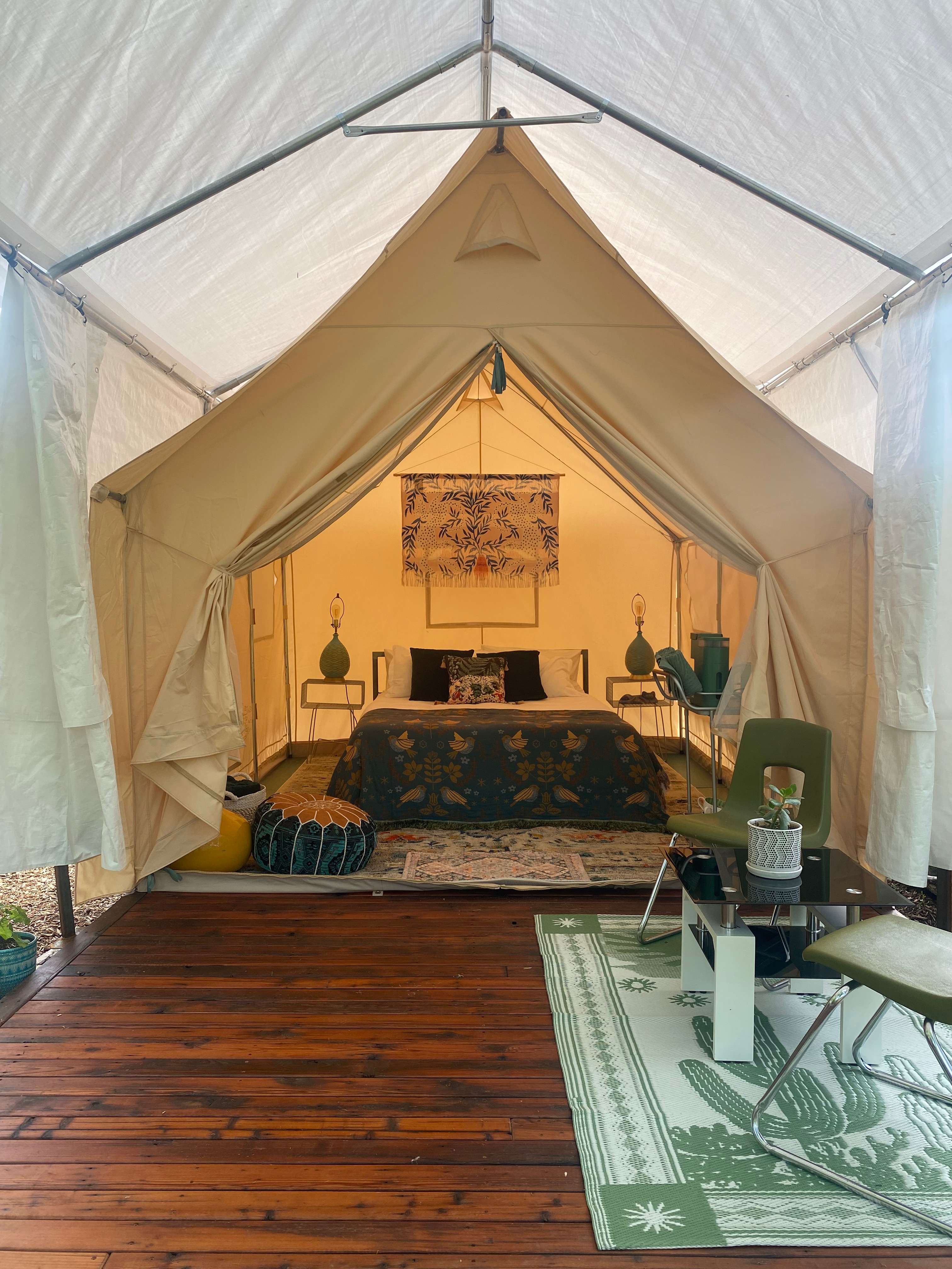 Red Rocks Glamping & RV Sites