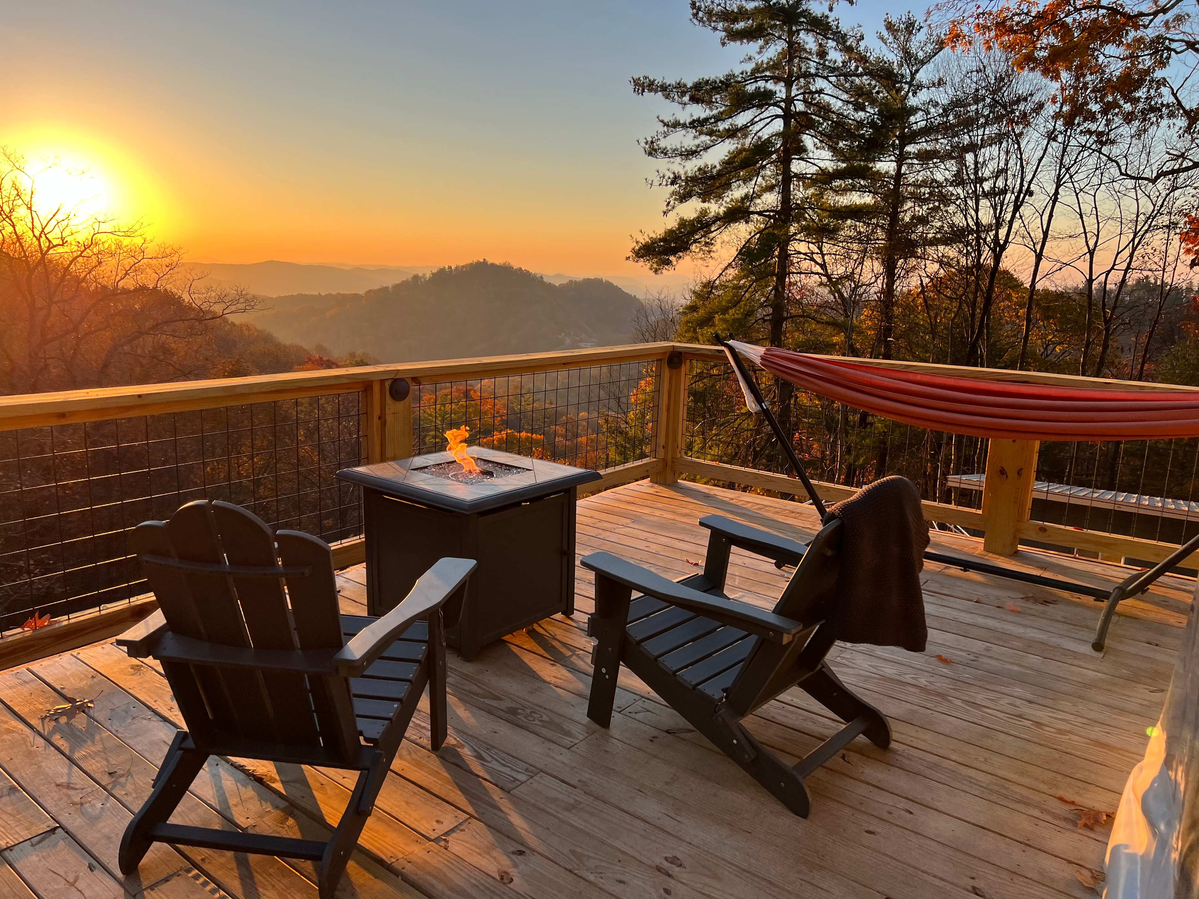 Blowing Rock TreePod & Geodome