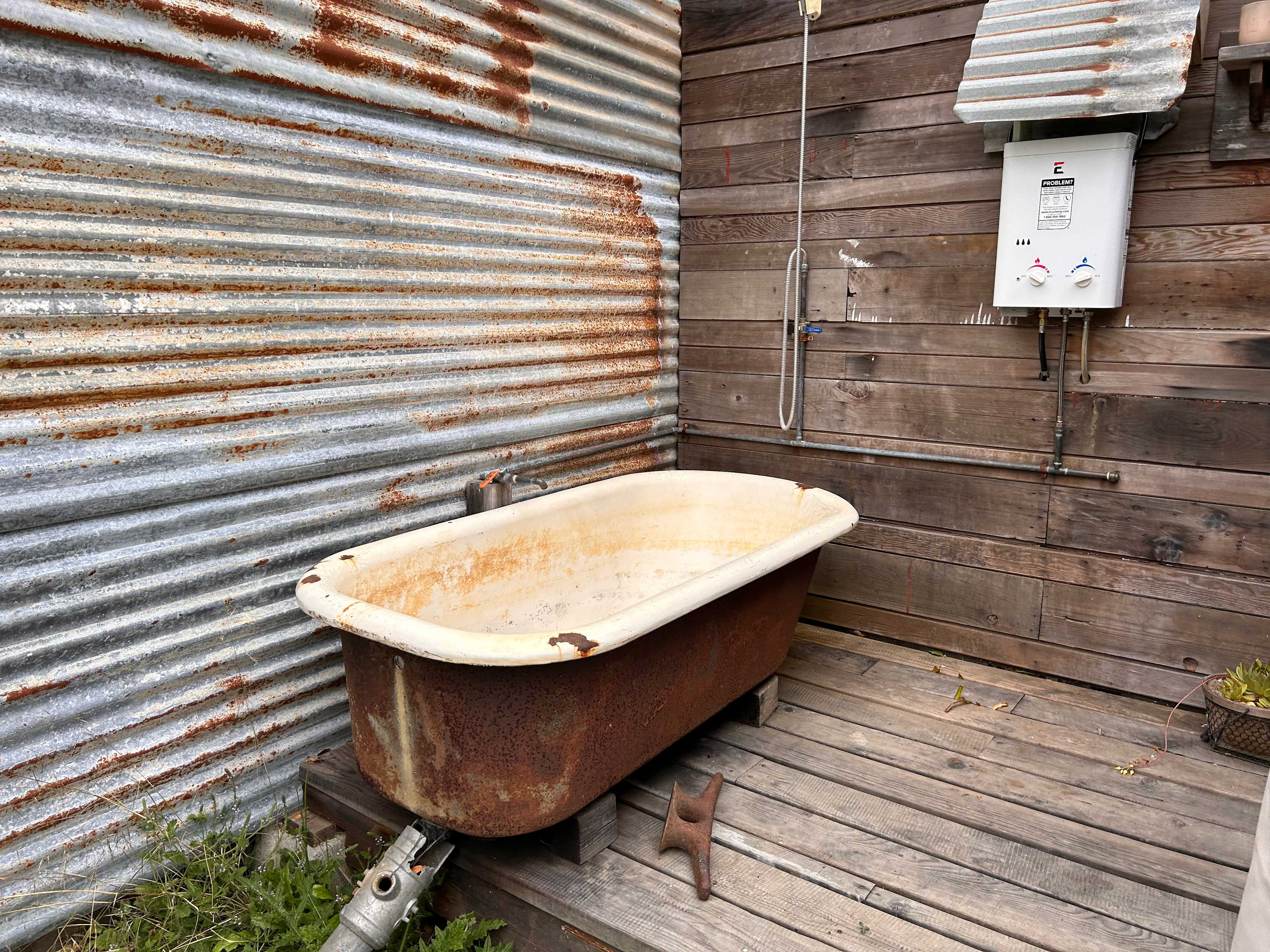 Site on soaking tub 