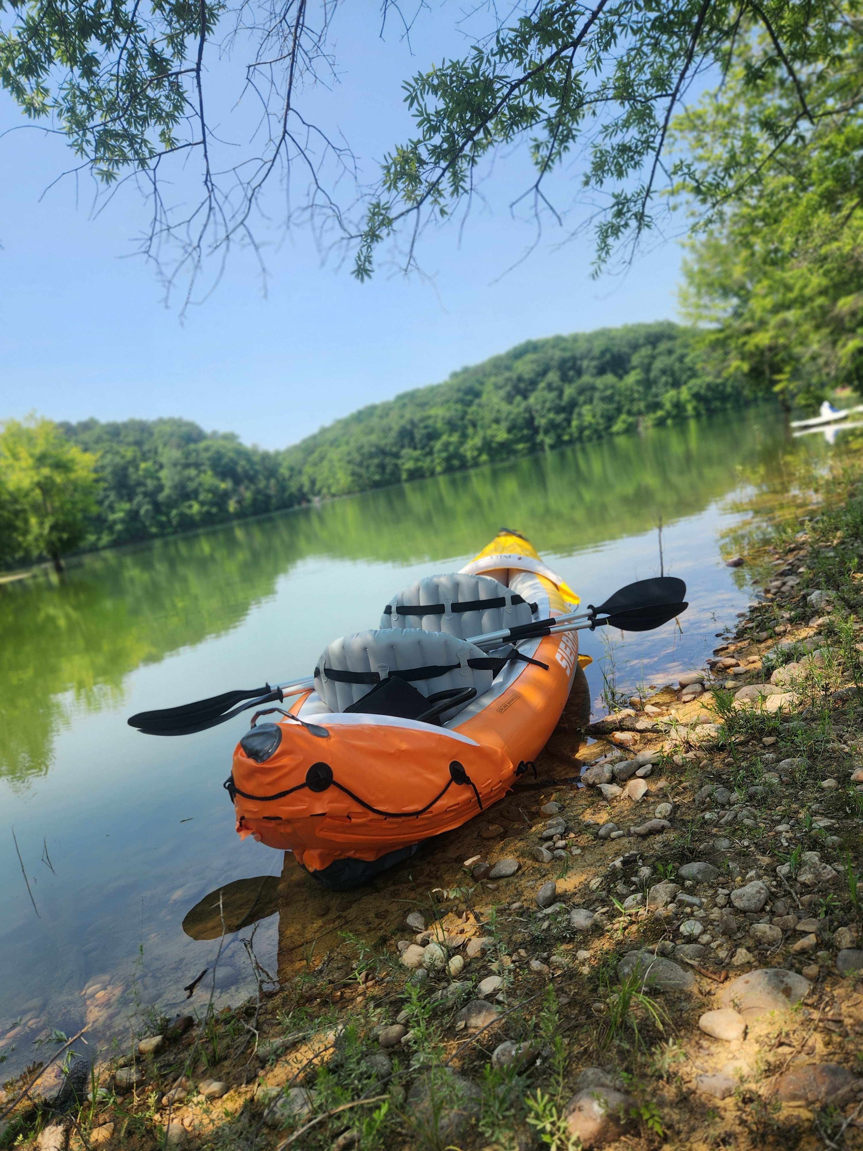 LAKESIDE GETAWAY ON DOUGLAS