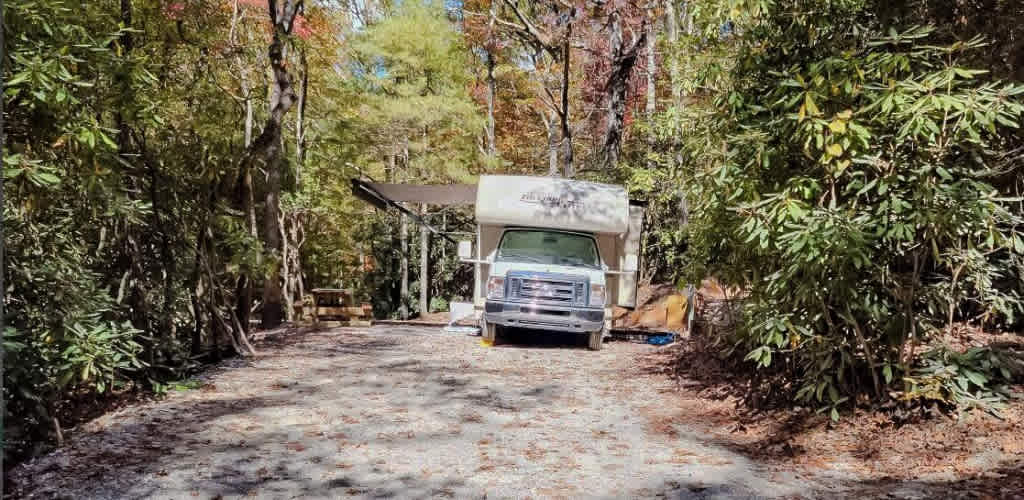 Spacious Skies Bear Den - RV/Tent Sites