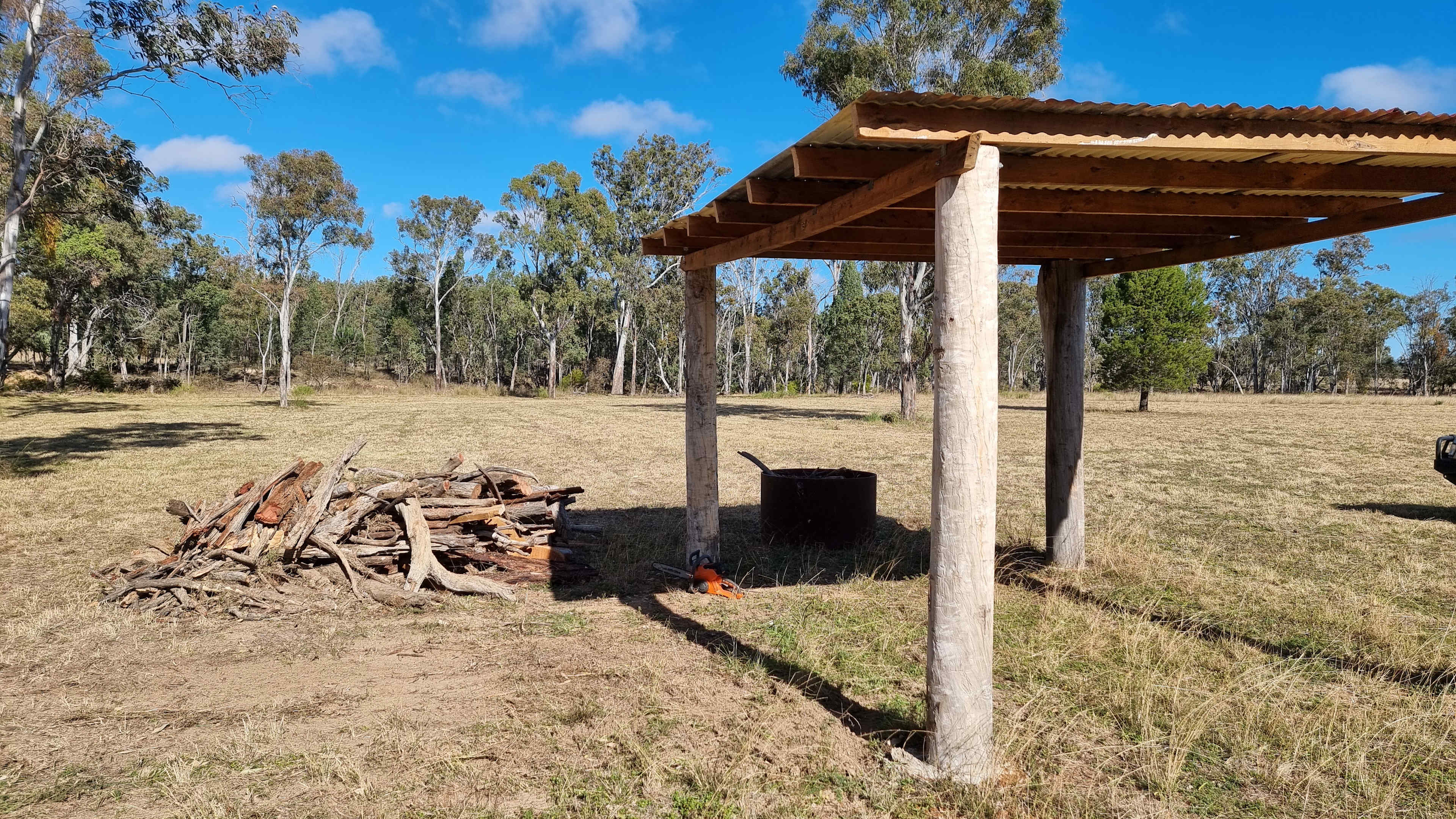 New shade structure with fire ring. Heaps of wood. Great spot to hang out
