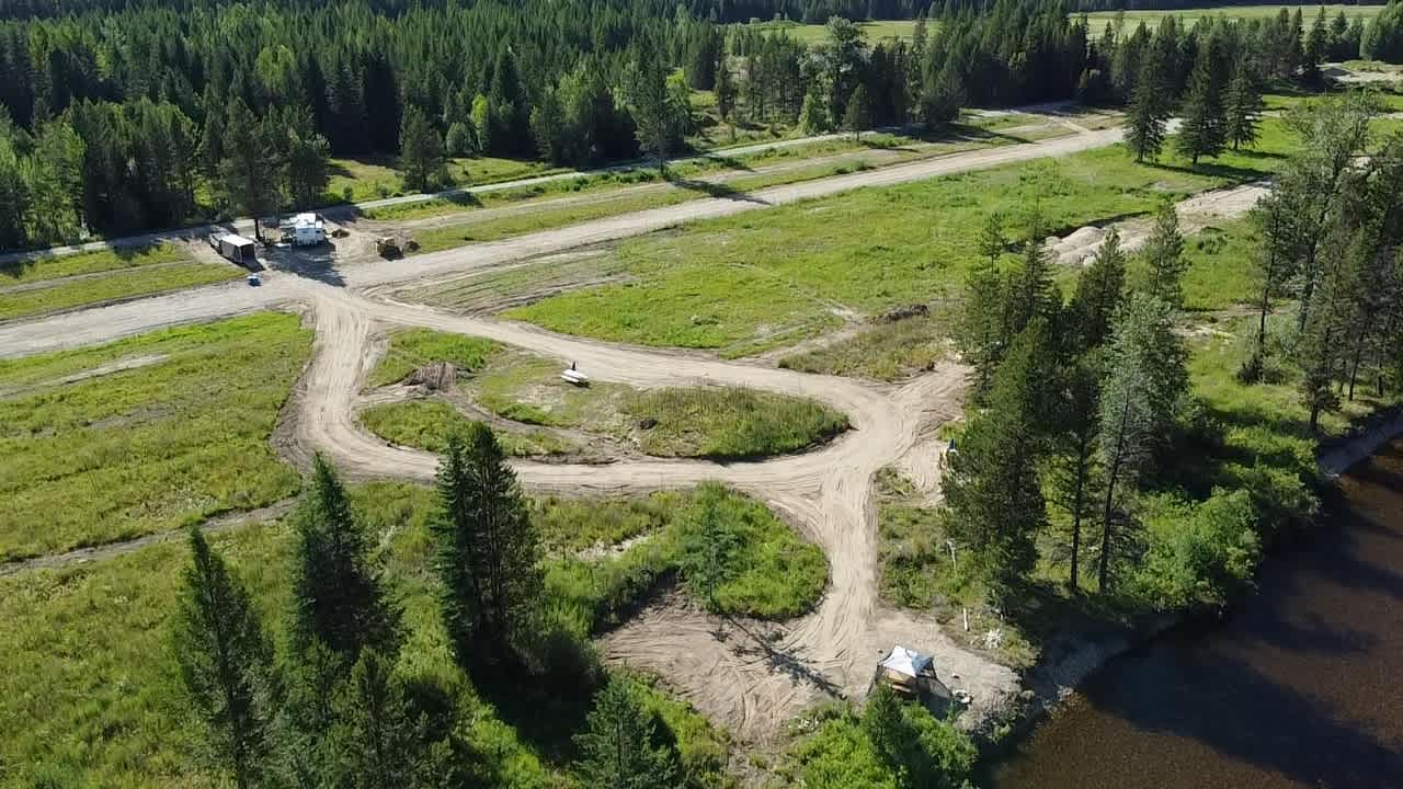 ARLO's KVR Trail Riverside Camping