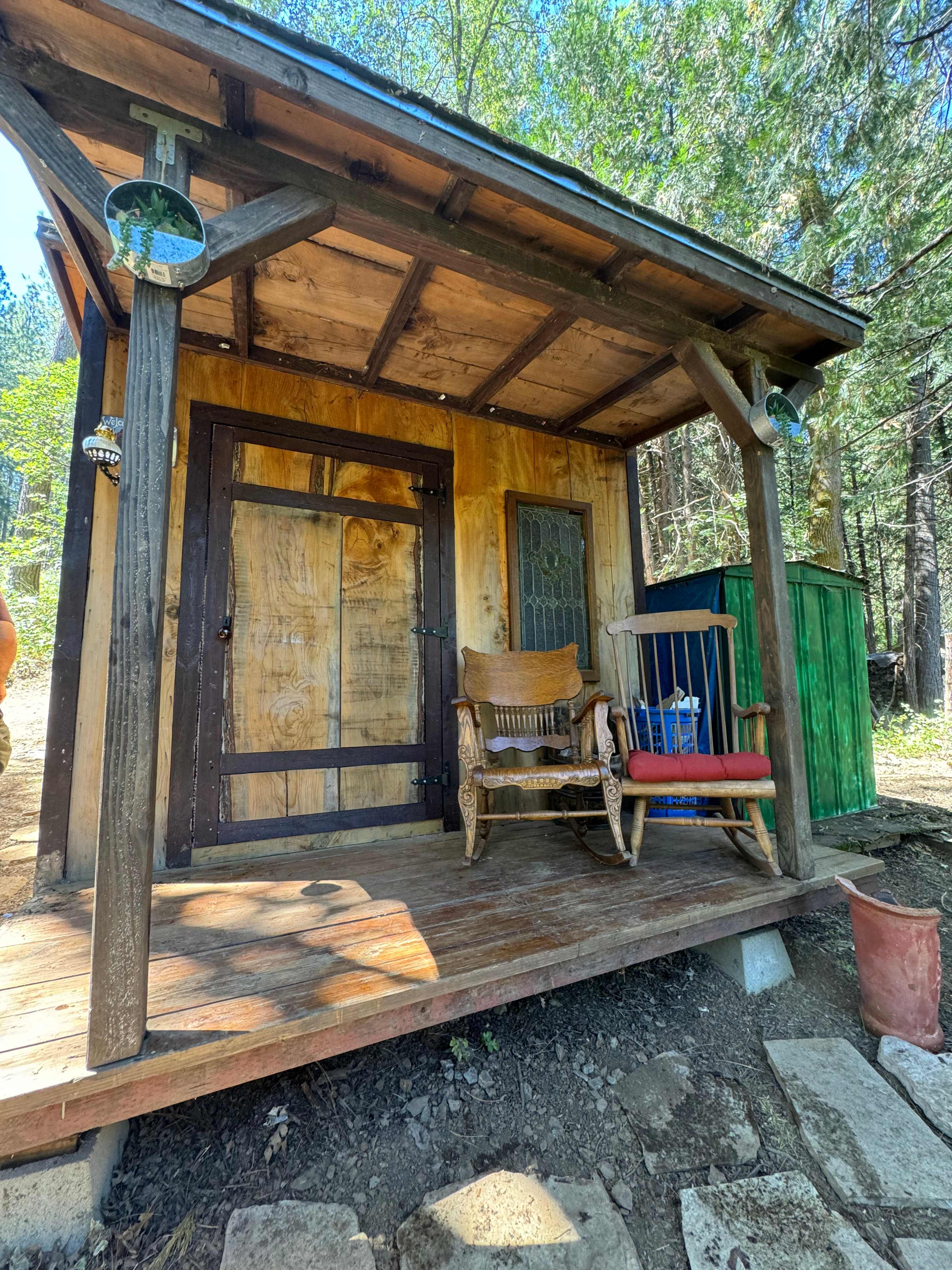 Secluded minimalist cabin