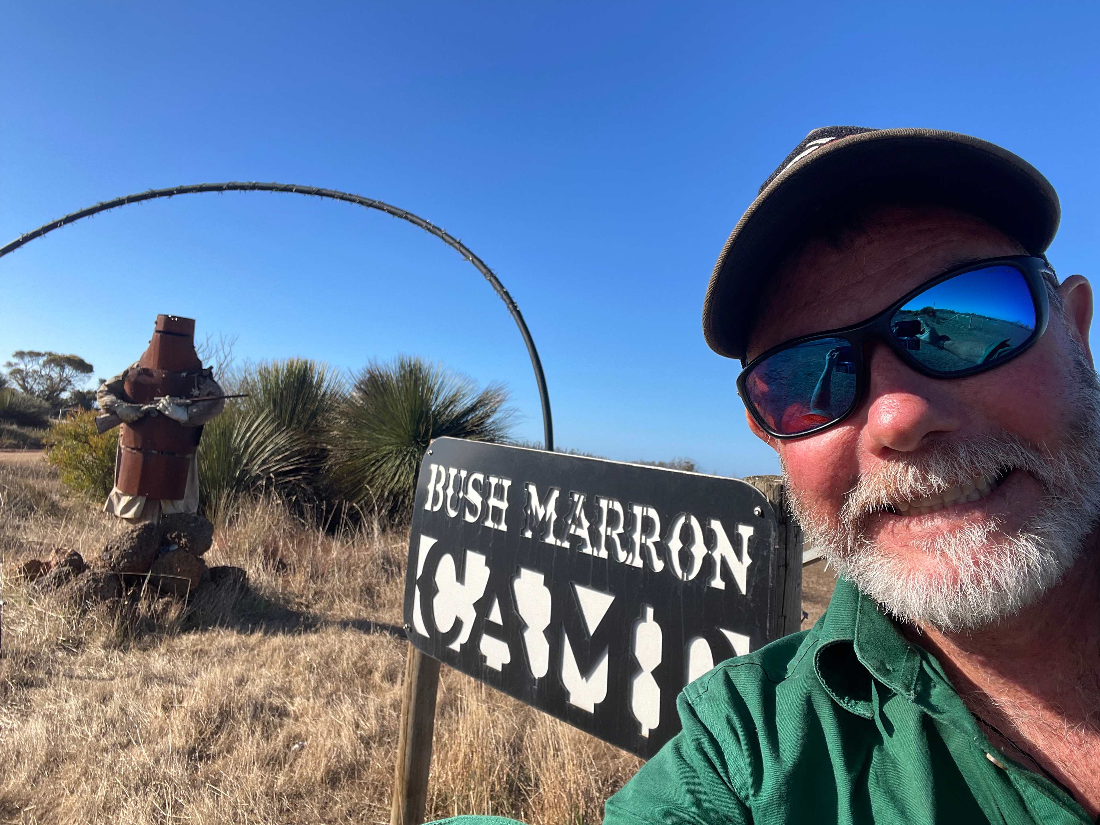 Marron Bush Escape