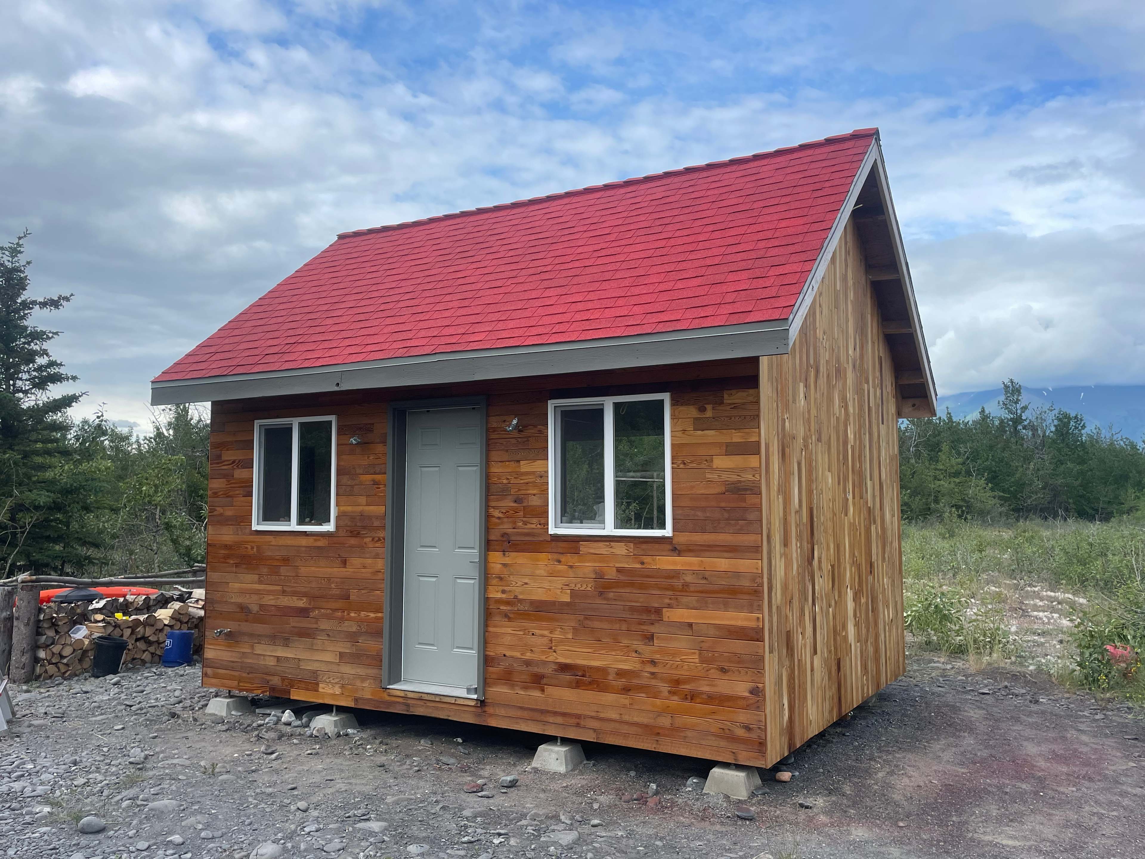 Hunter Creek Lil’ Red Cabin
