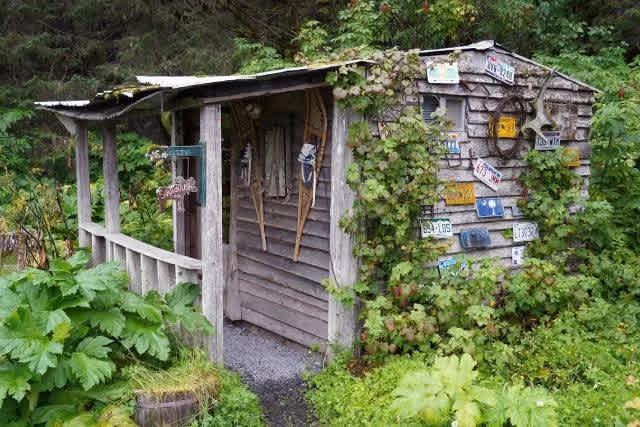 Nauti Otter Vintage Campers and Cabins