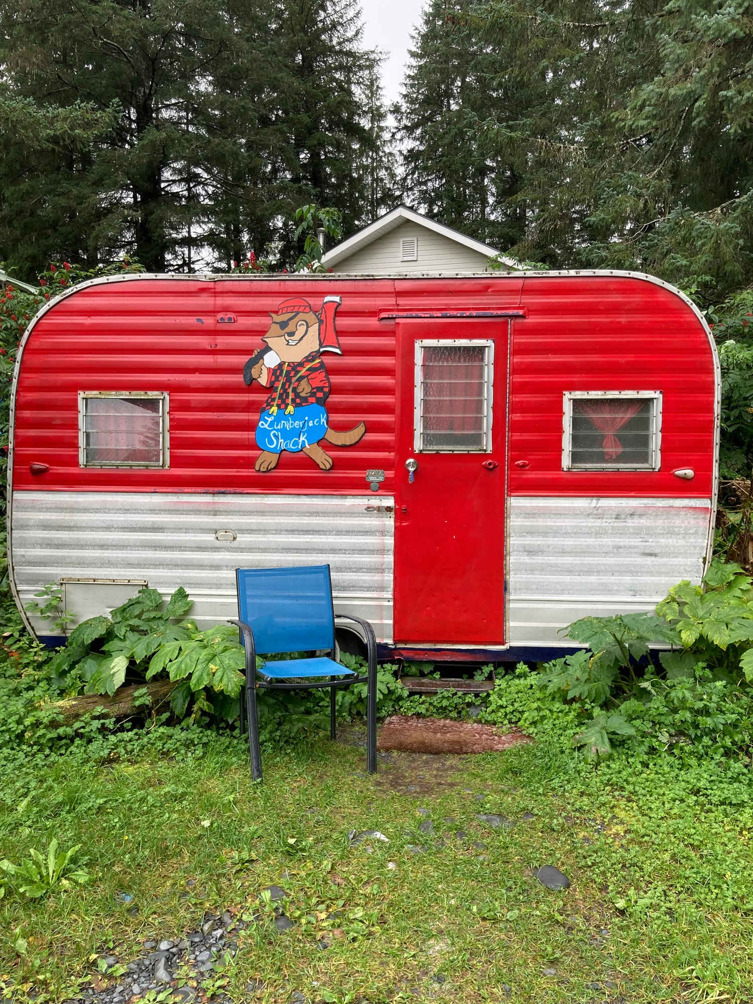 Nauti Otter Vintage Campers and Cabins