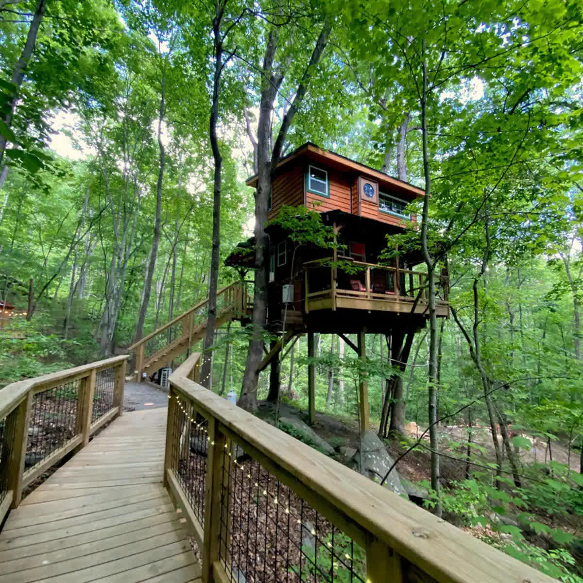 Magical Treehouse Mountain Getaway