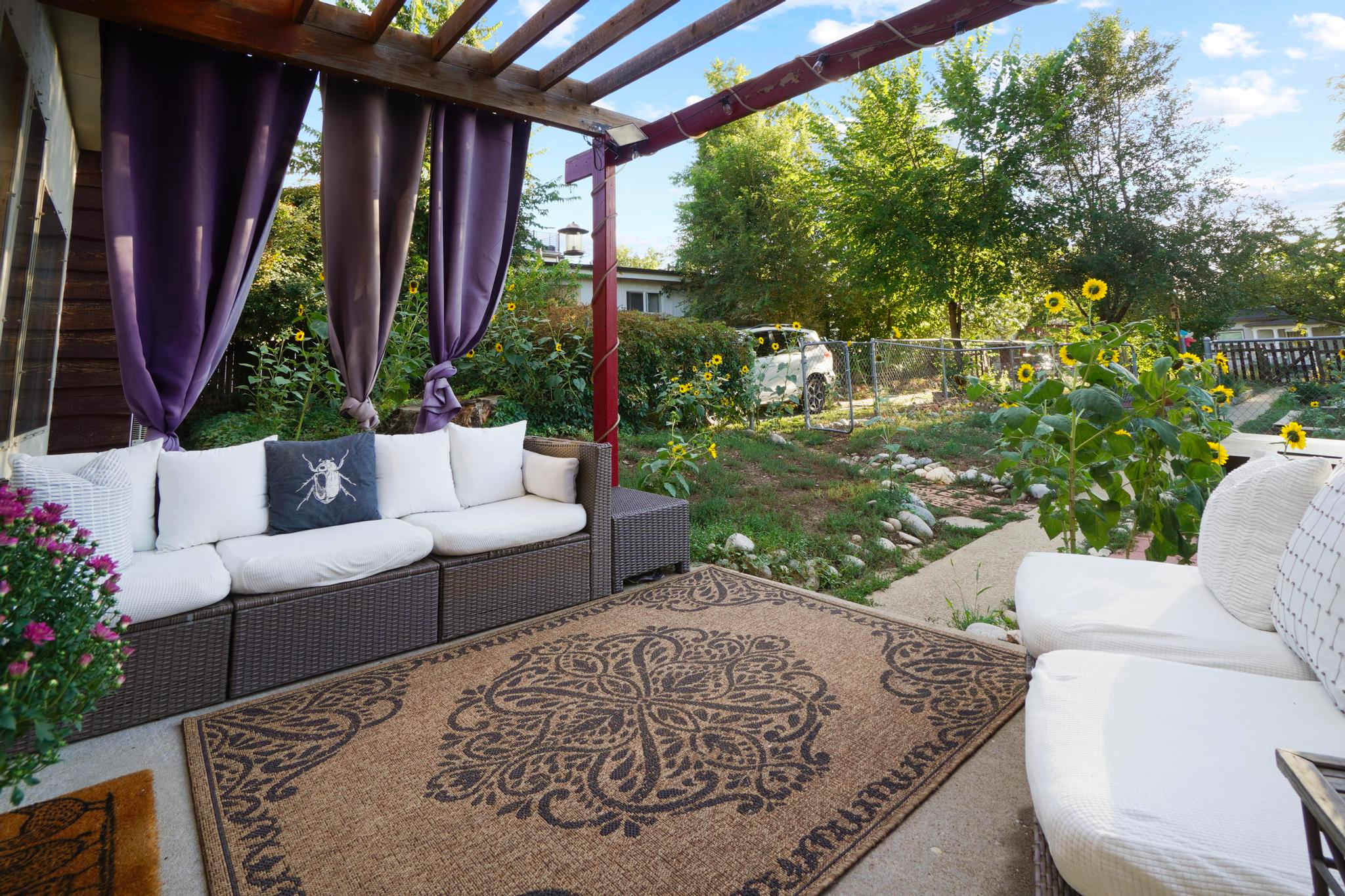 Whimsical Bungalow in the City!